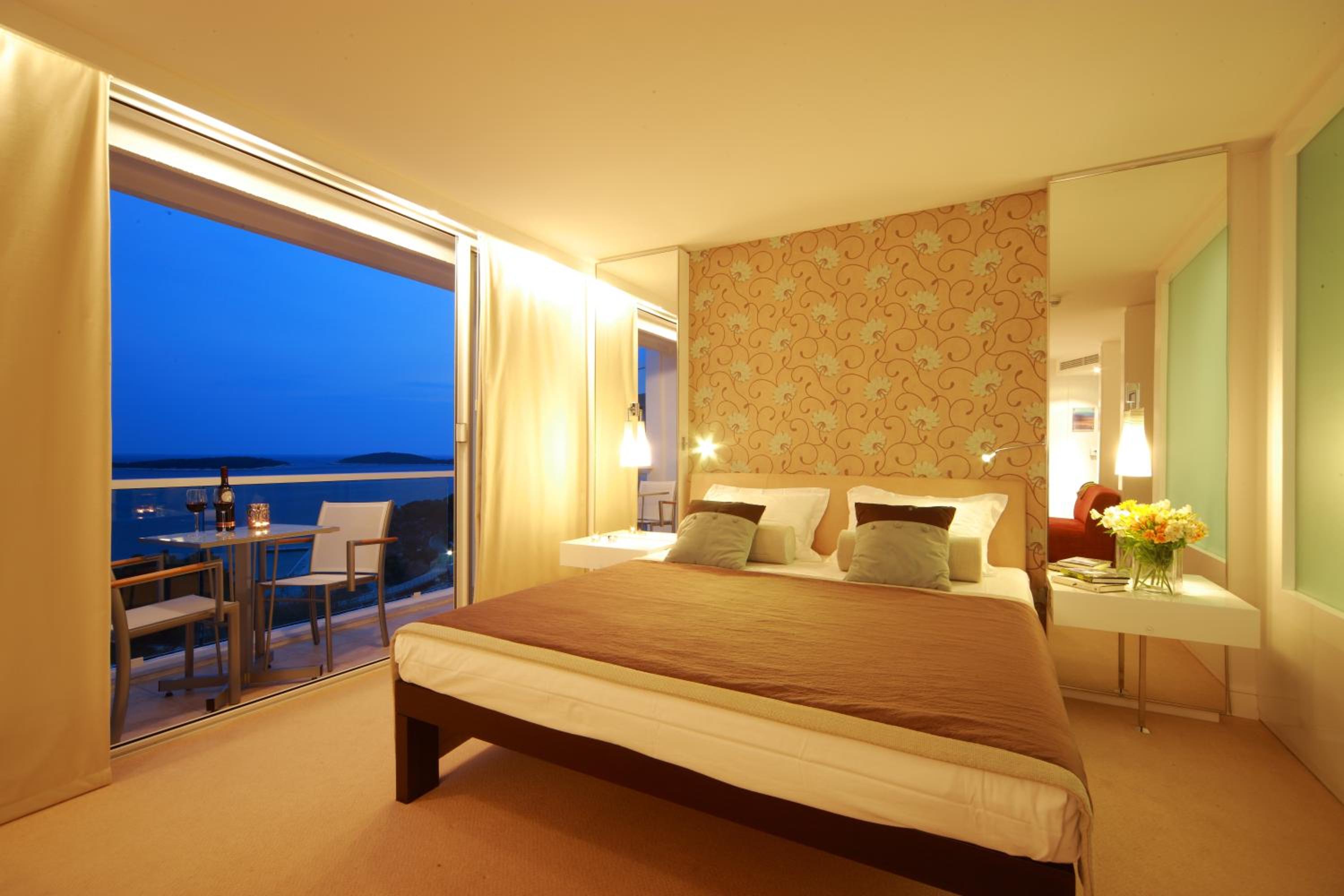 Junior Suite with Balcony and Sea View - Photo 4