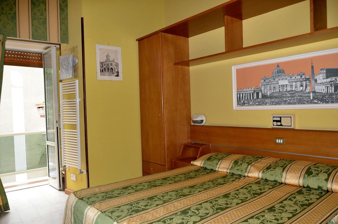 Double Room - Photo 2