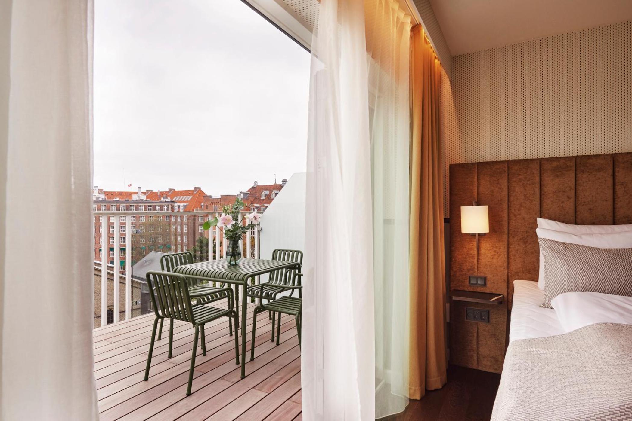 Penthouse Balcony - Photo 8