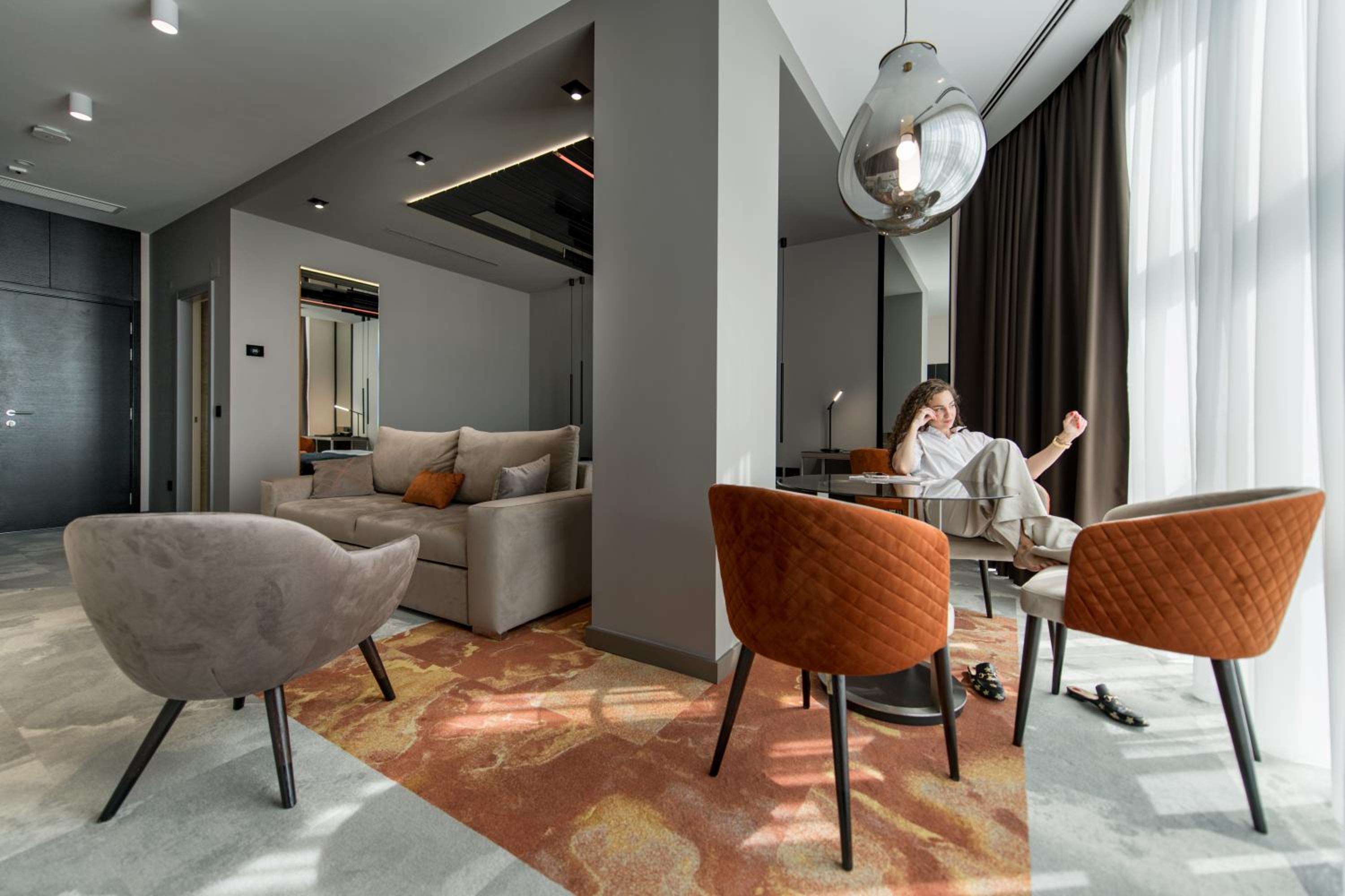 One-Bedroom Suite with Balcony - Photo 7
