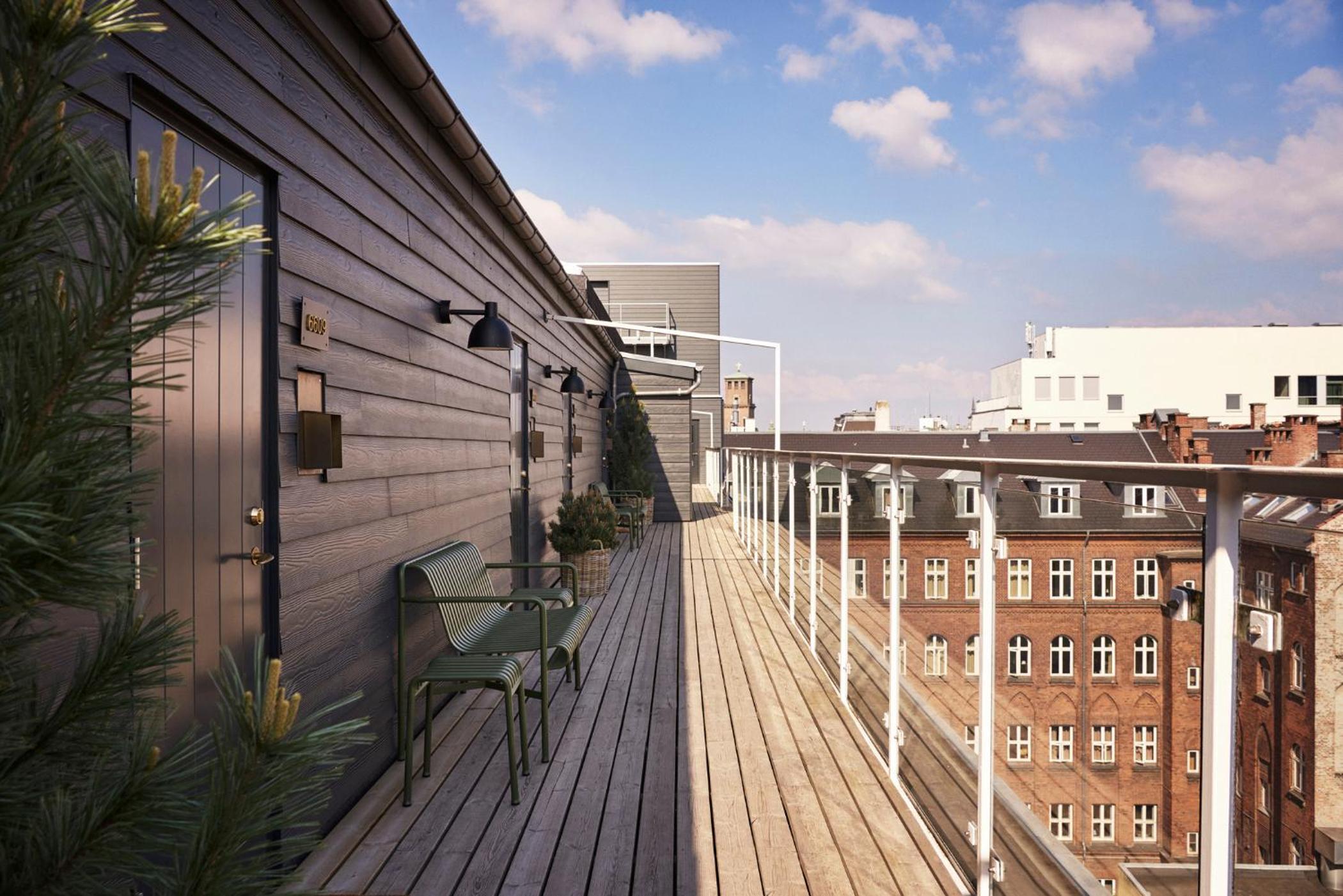 Penthouse Balcony - Photo 6