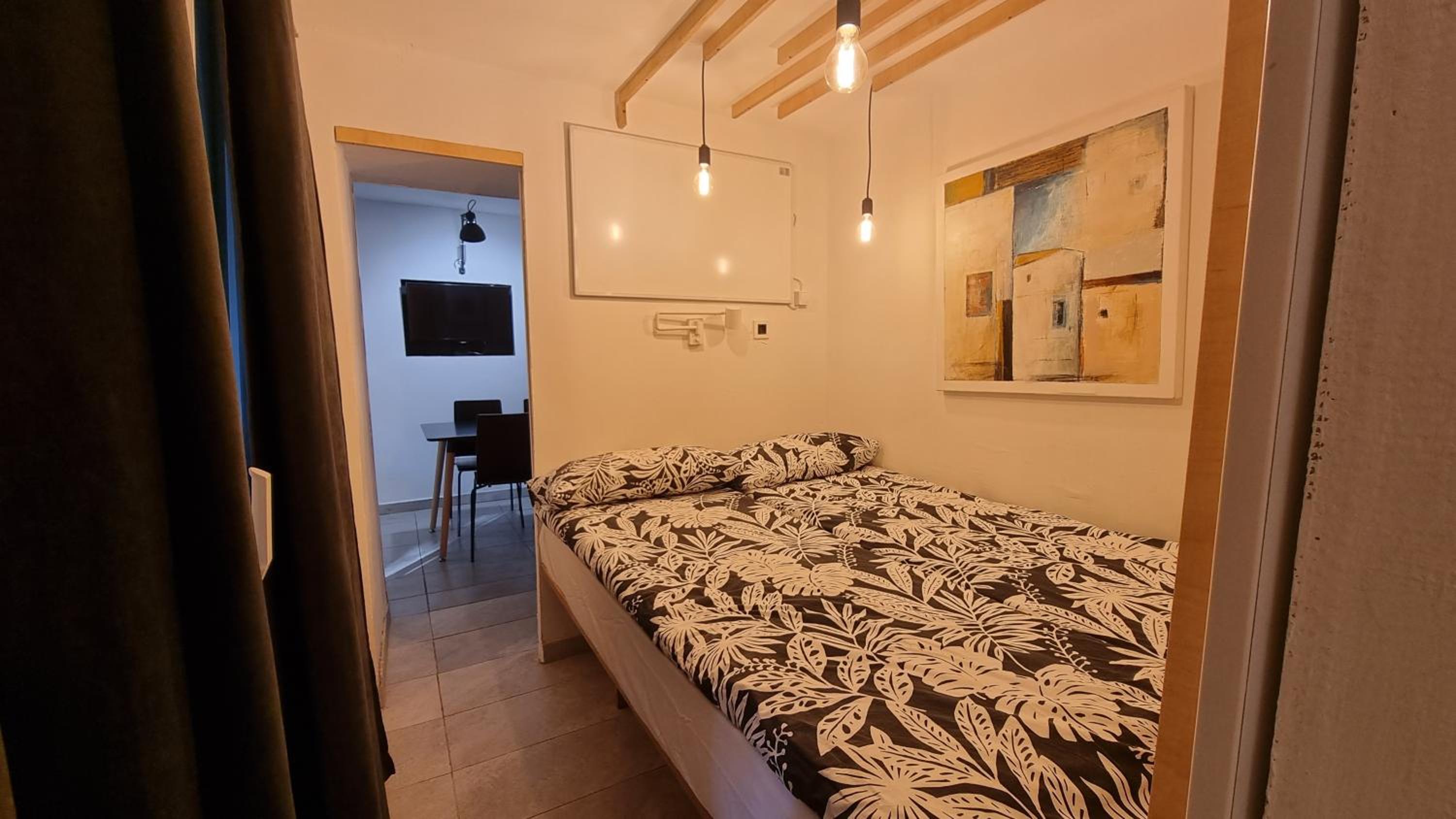 Apartment with Terrace - Photo 15
