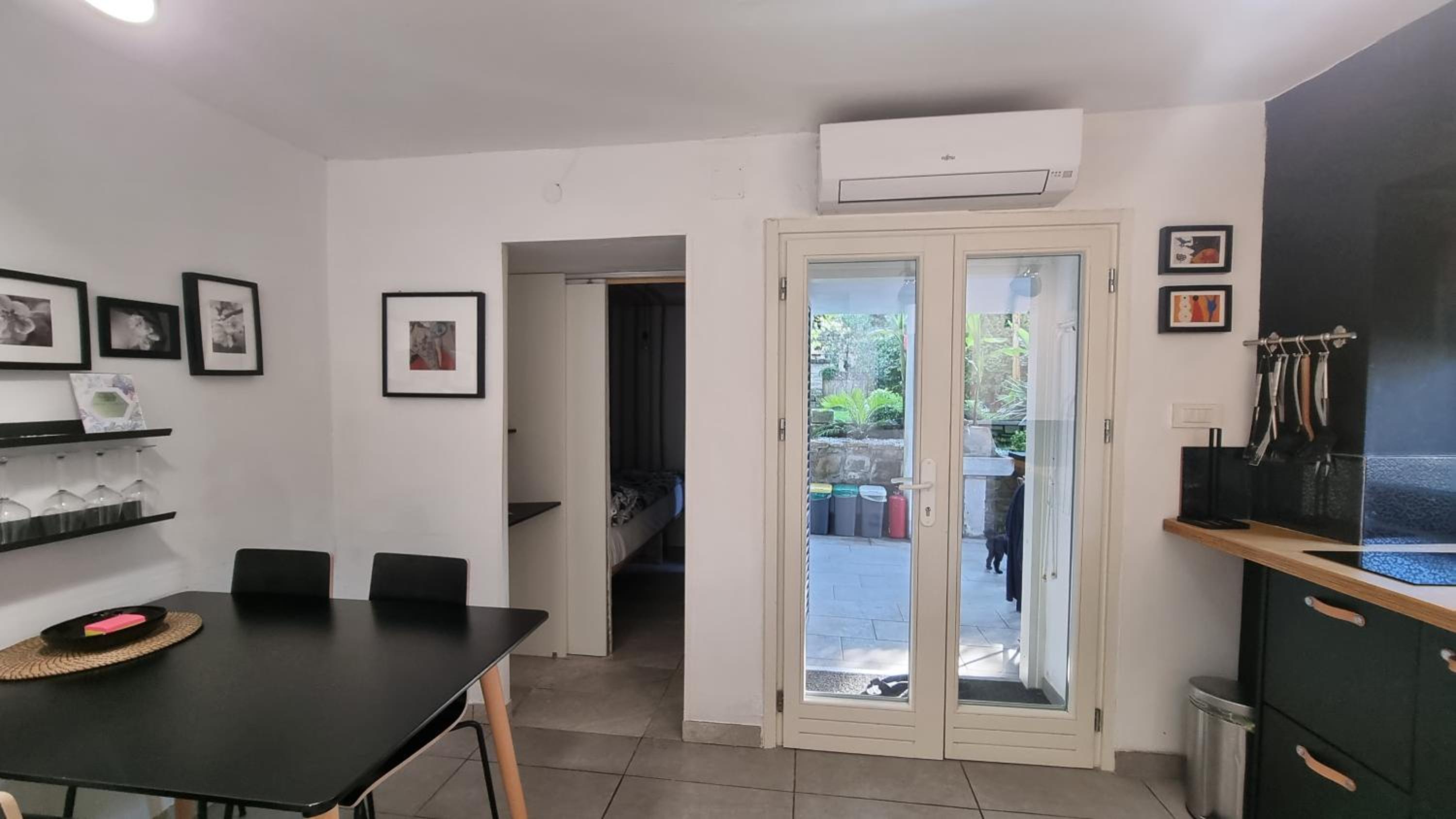 Apartment with Terrace - Photo 16