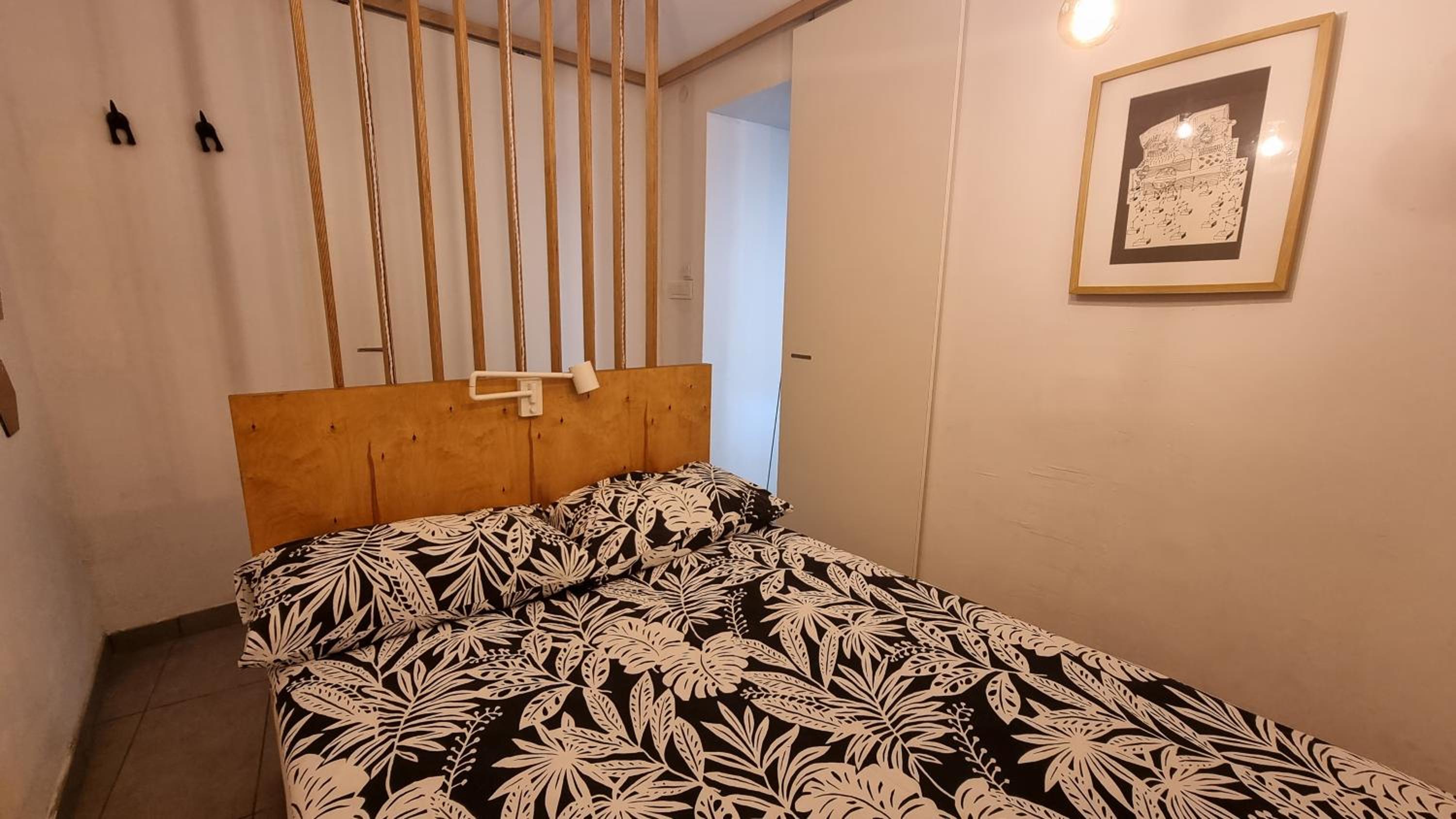 Apartment with Terrace - Photo 19