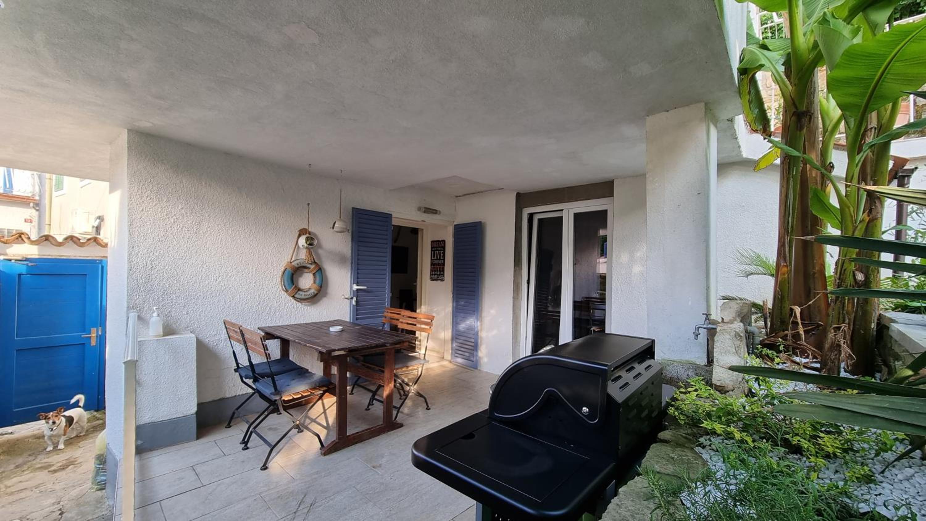Apartment with Terrace - Photo 20