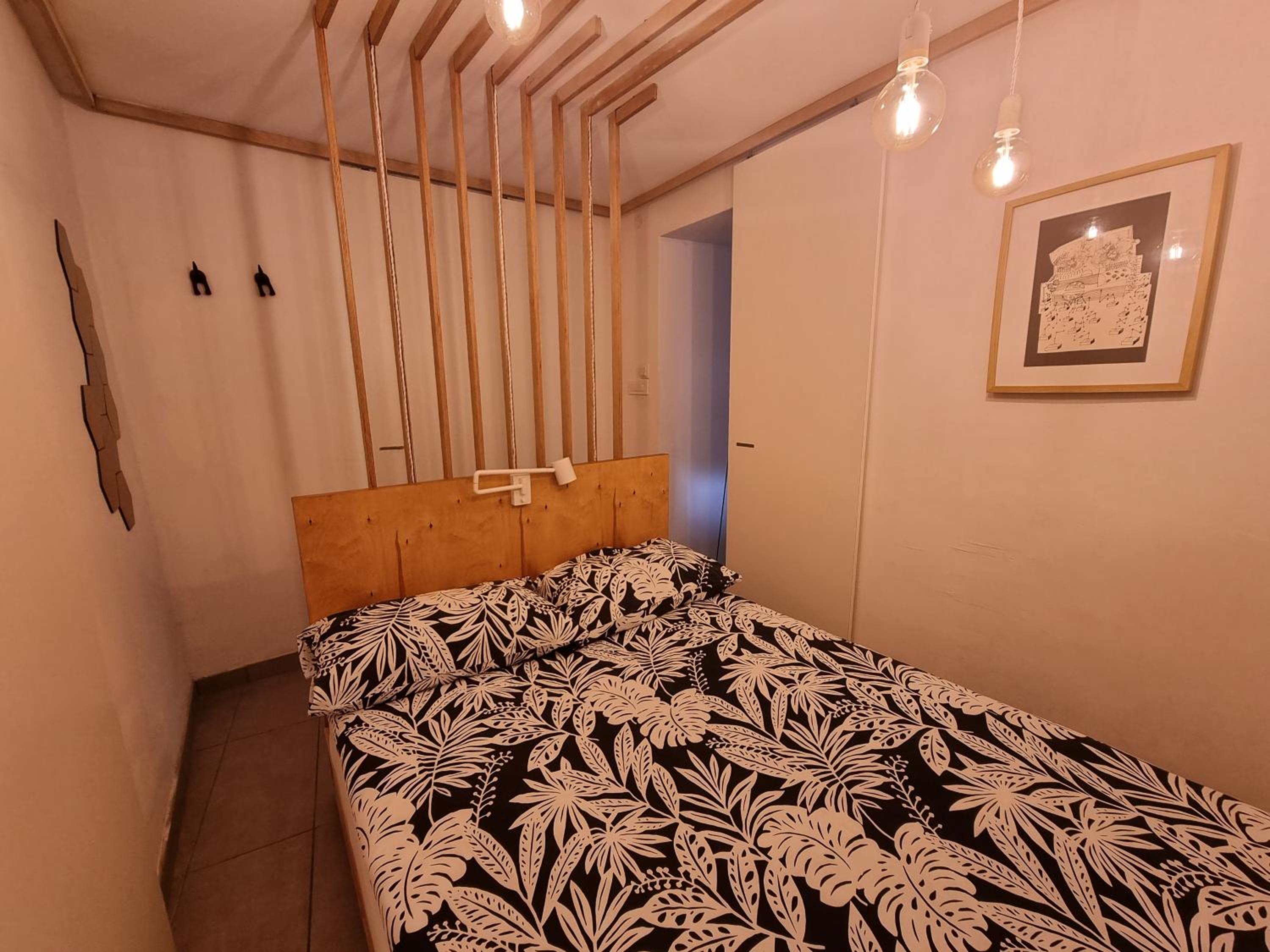 Apartment with Terrace - Photo 27