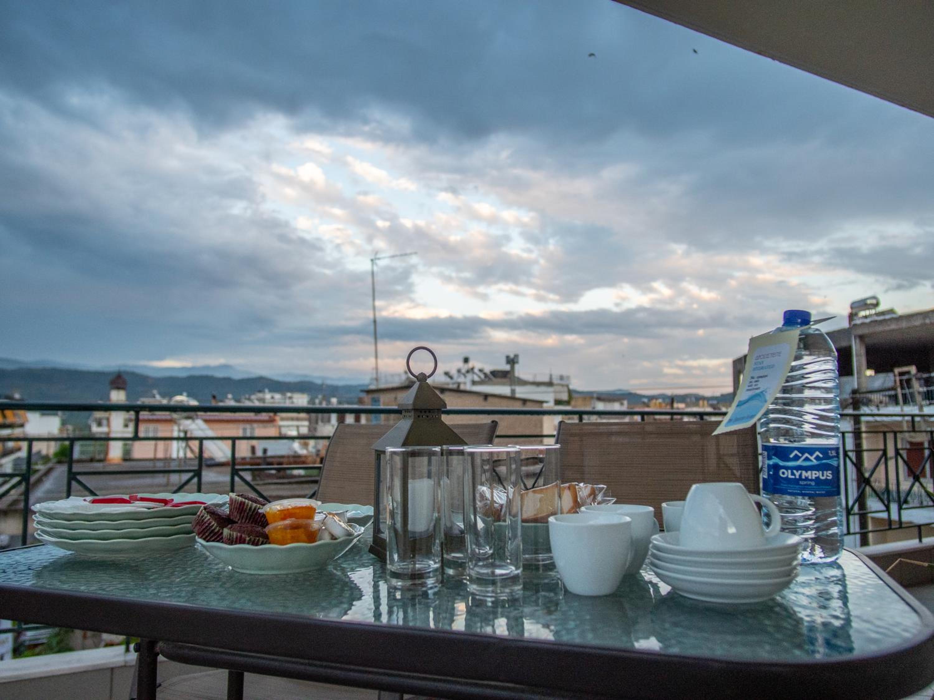 Apartment with Terrace - Photo 12
