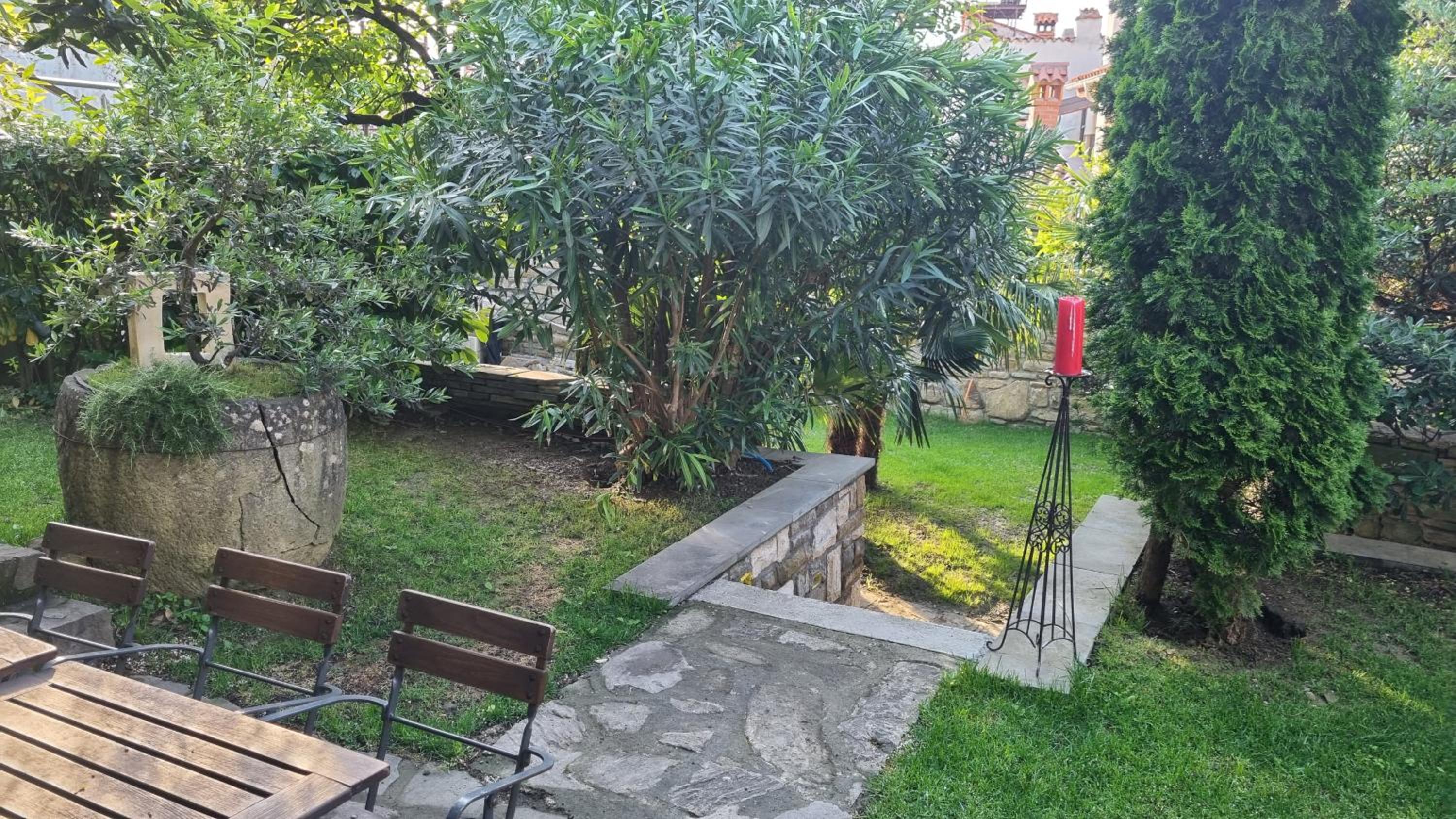 Apartment with Terrace - Photo 39