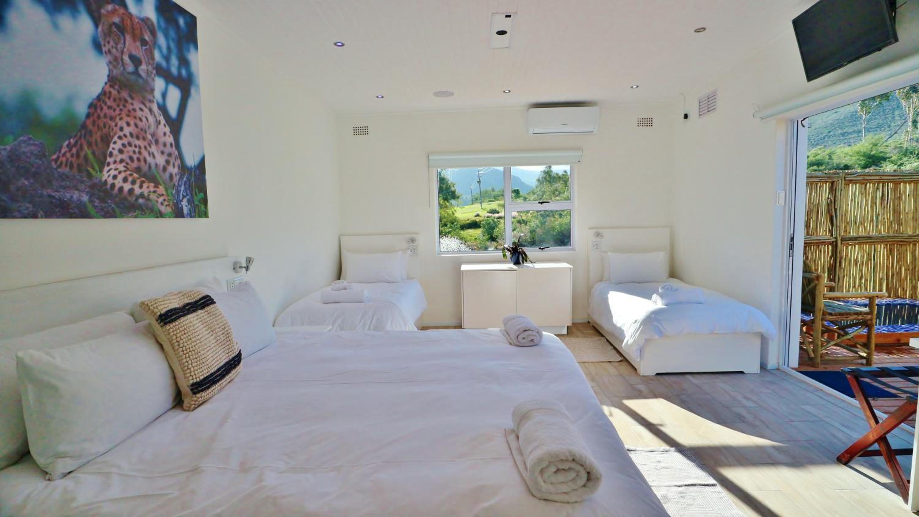 Superior Family Room (Mountain Facing)