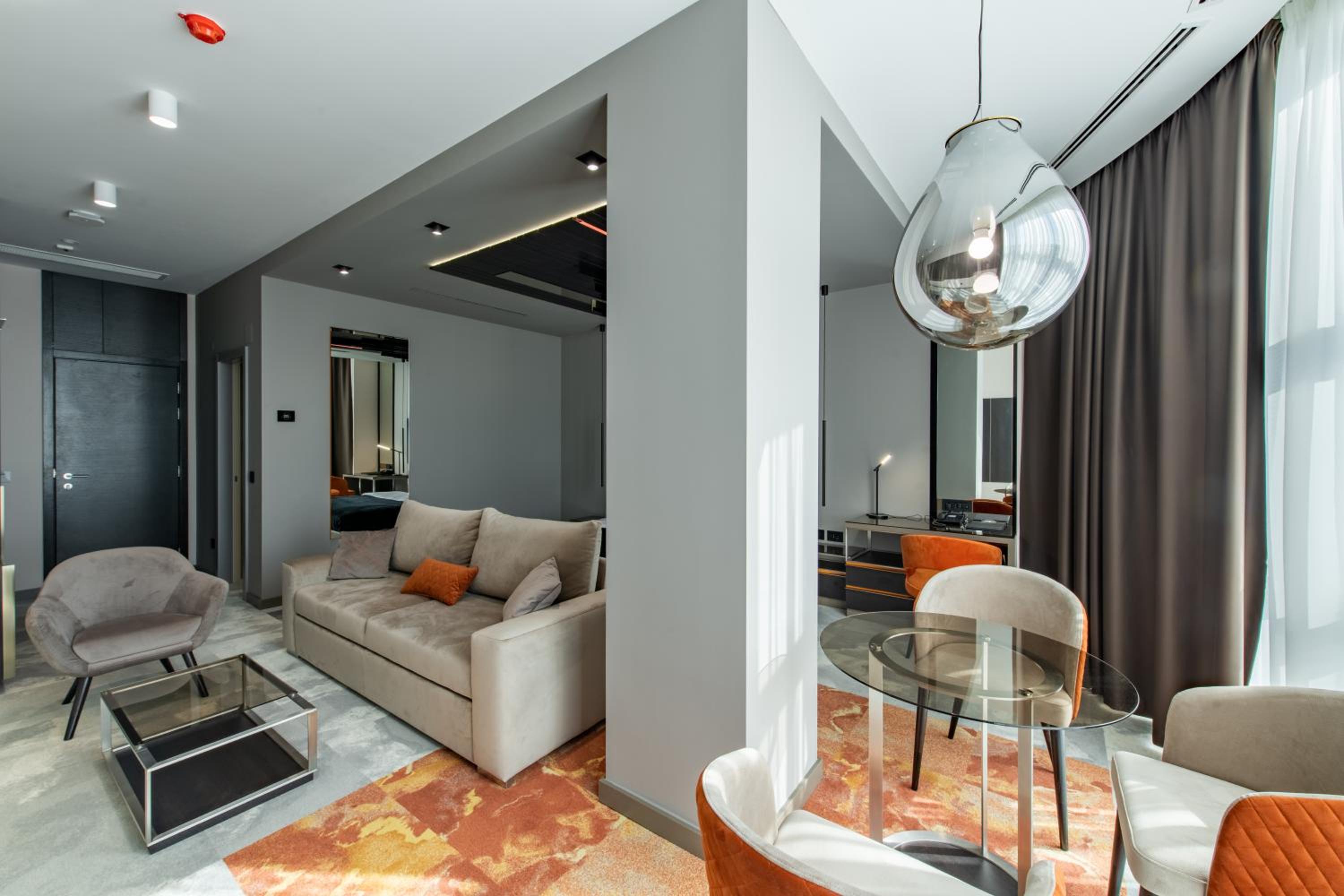 One-Bedroom Suite with Balcony - Photo 13
