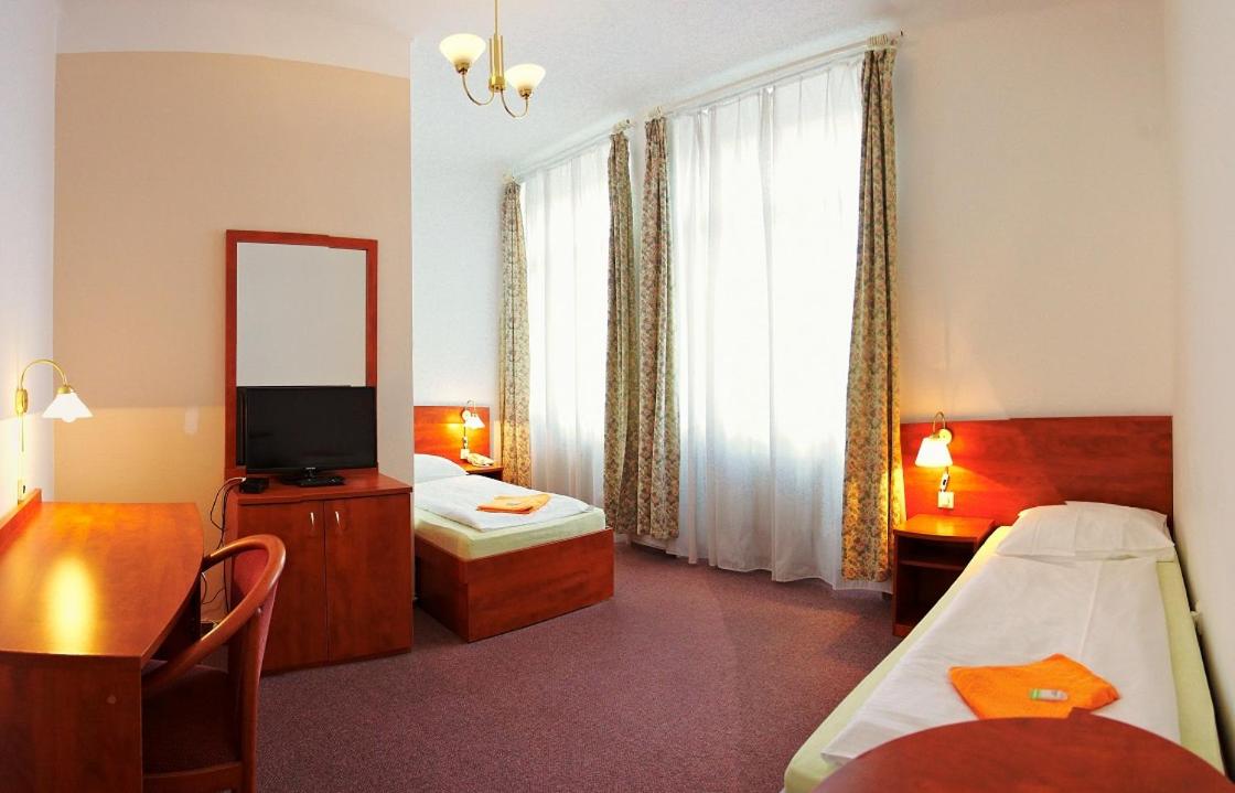 Standard Twin Room photo 1