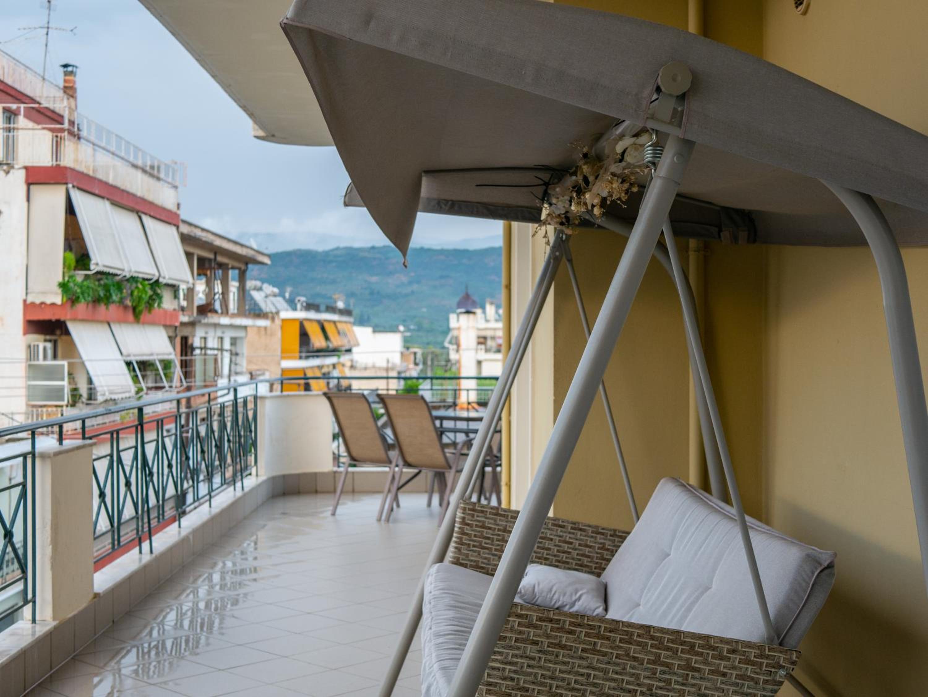 Apartment with Terrace - Photo 9
