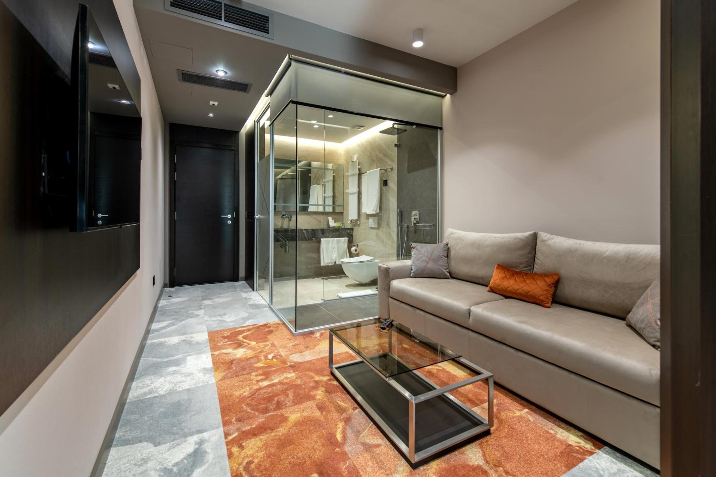 One-Bedroom Suite with Balcony - Photo 1