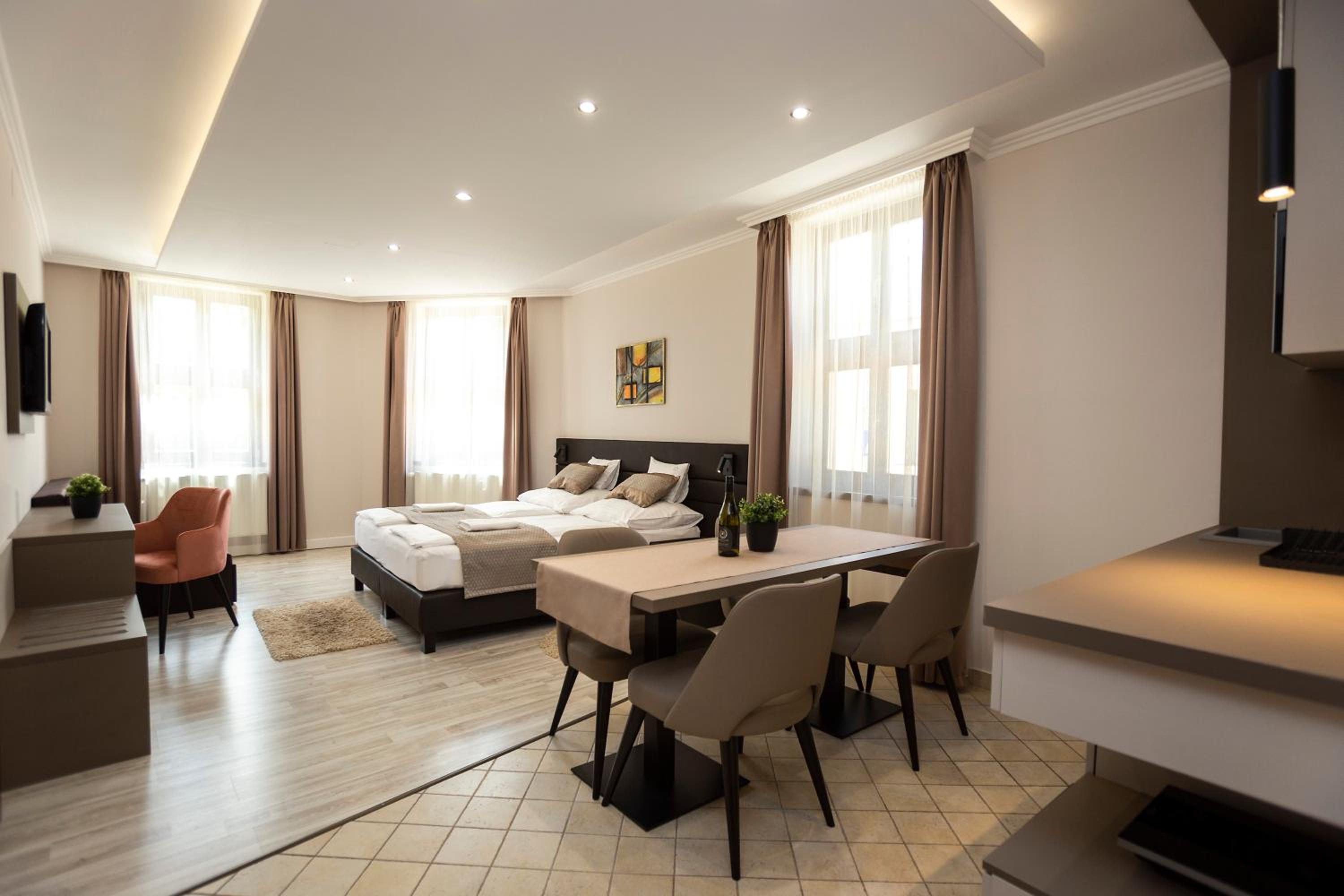 Studio Apartment photo 2
