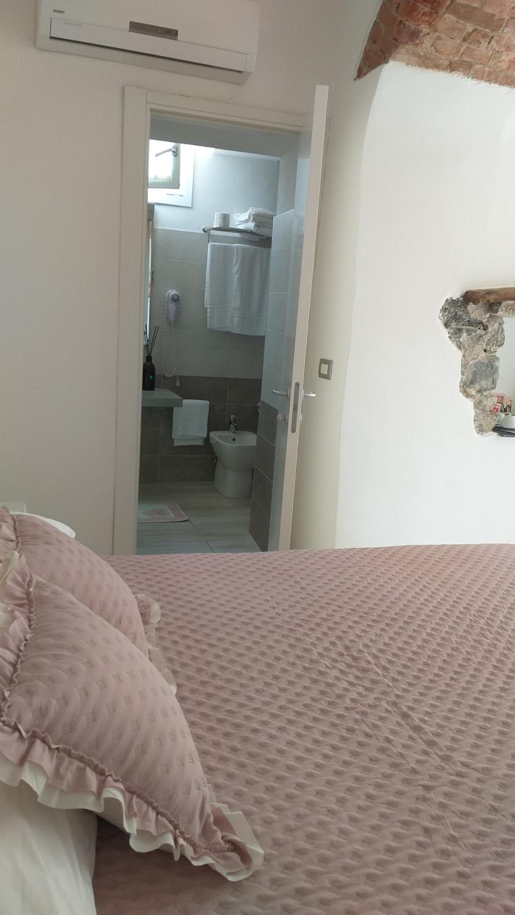 Deluxe Double Room  - Photo 5