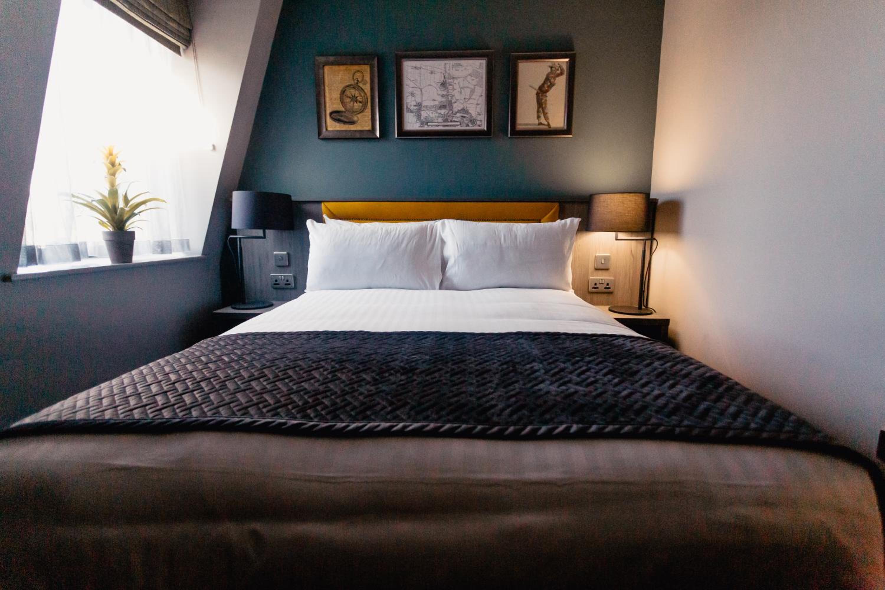 Standard Double Room - Photo 4