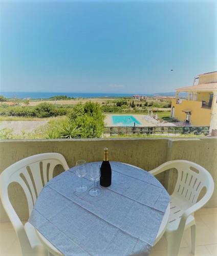 Apartment with Balcony photo 2