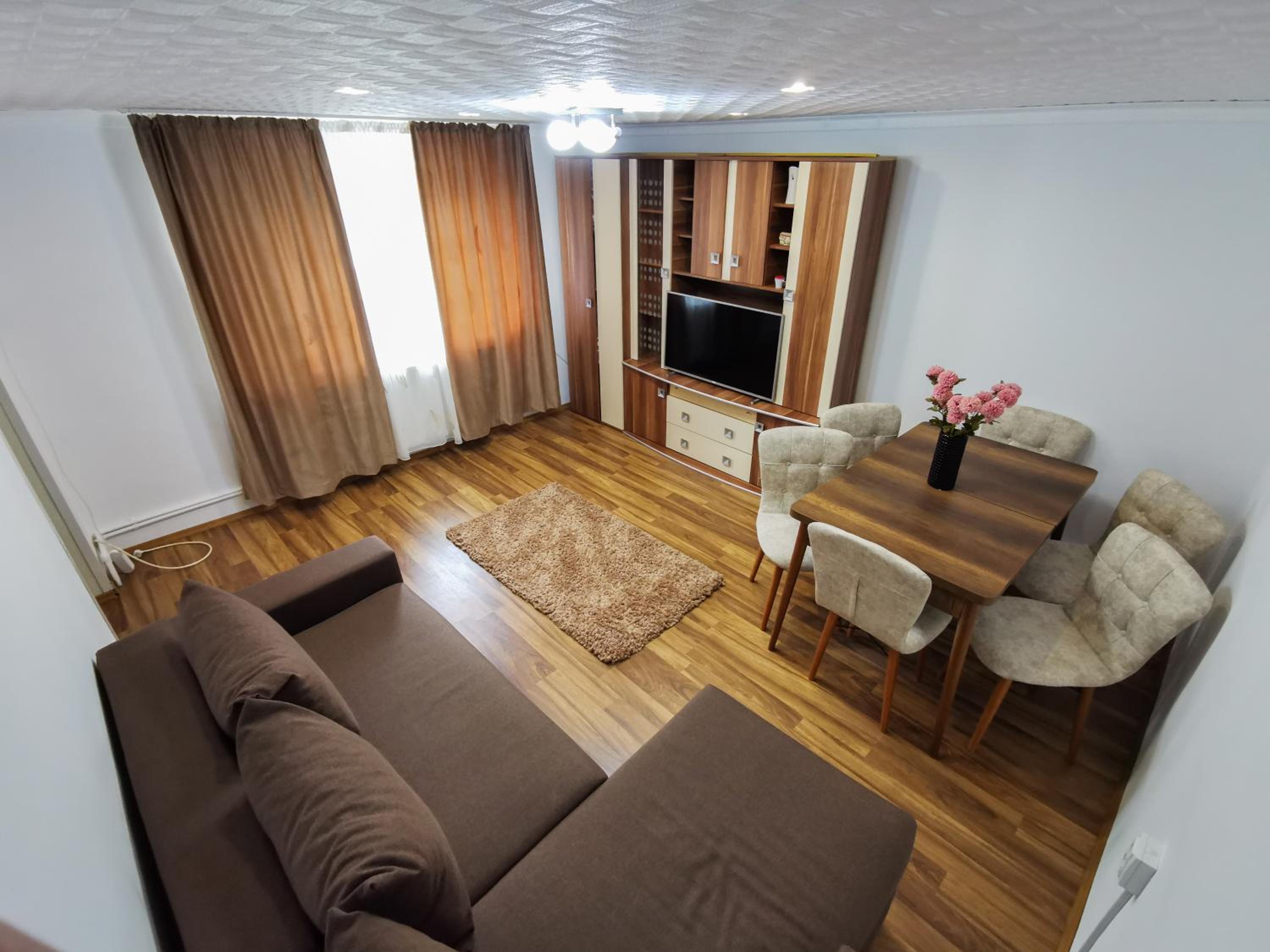 One-Bedroom Apartment - Photo 1