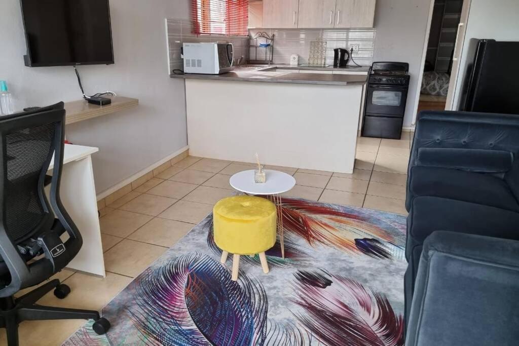 One-Bedroom Apartment - Photo 3