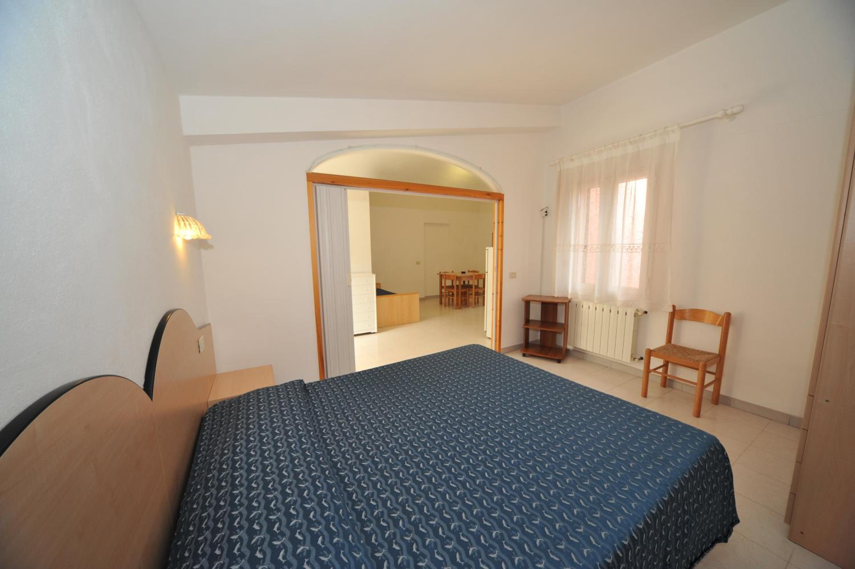Deluxe One-Bedroom Apartment
