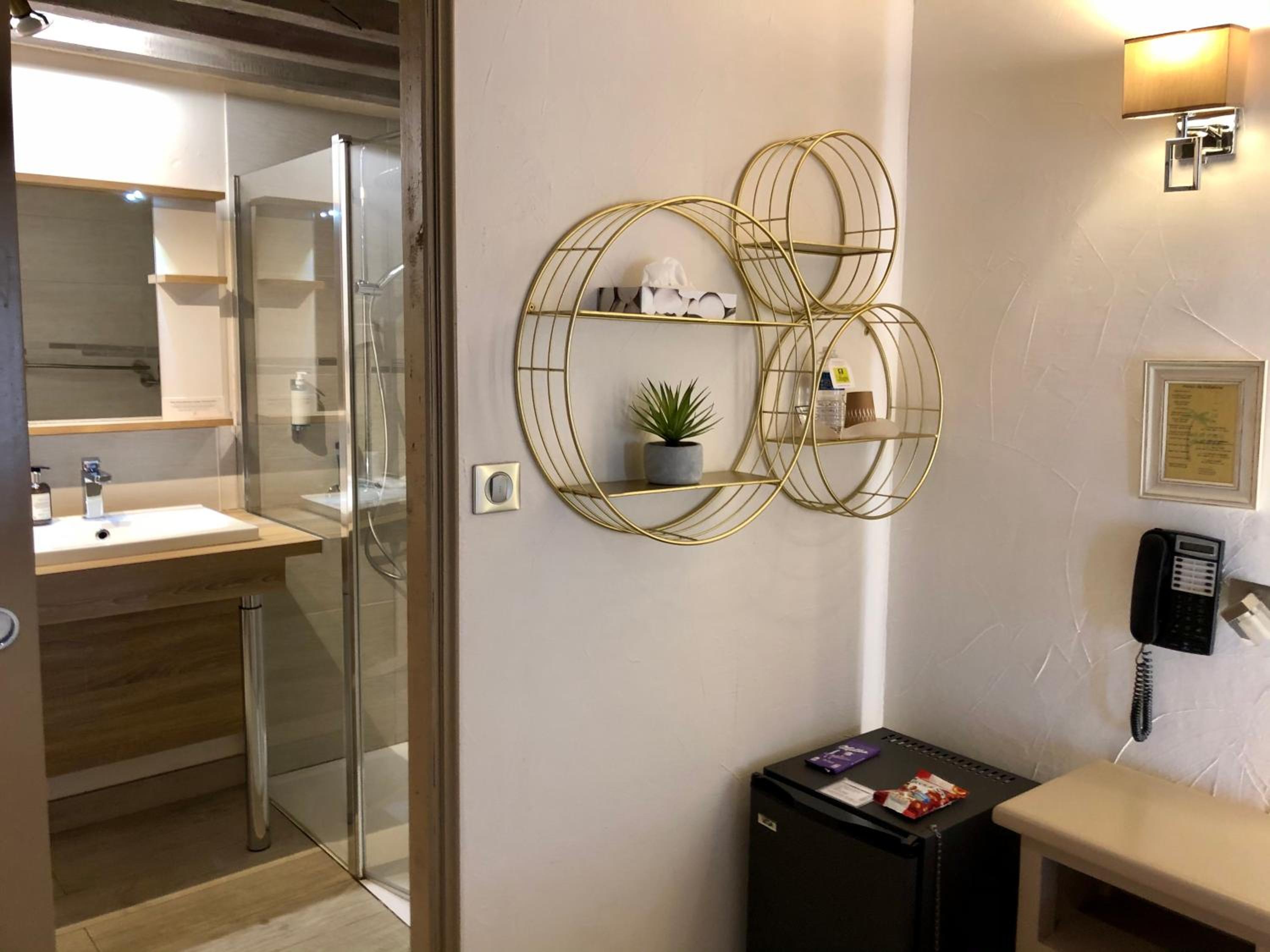 Superior Triple Room photo 2