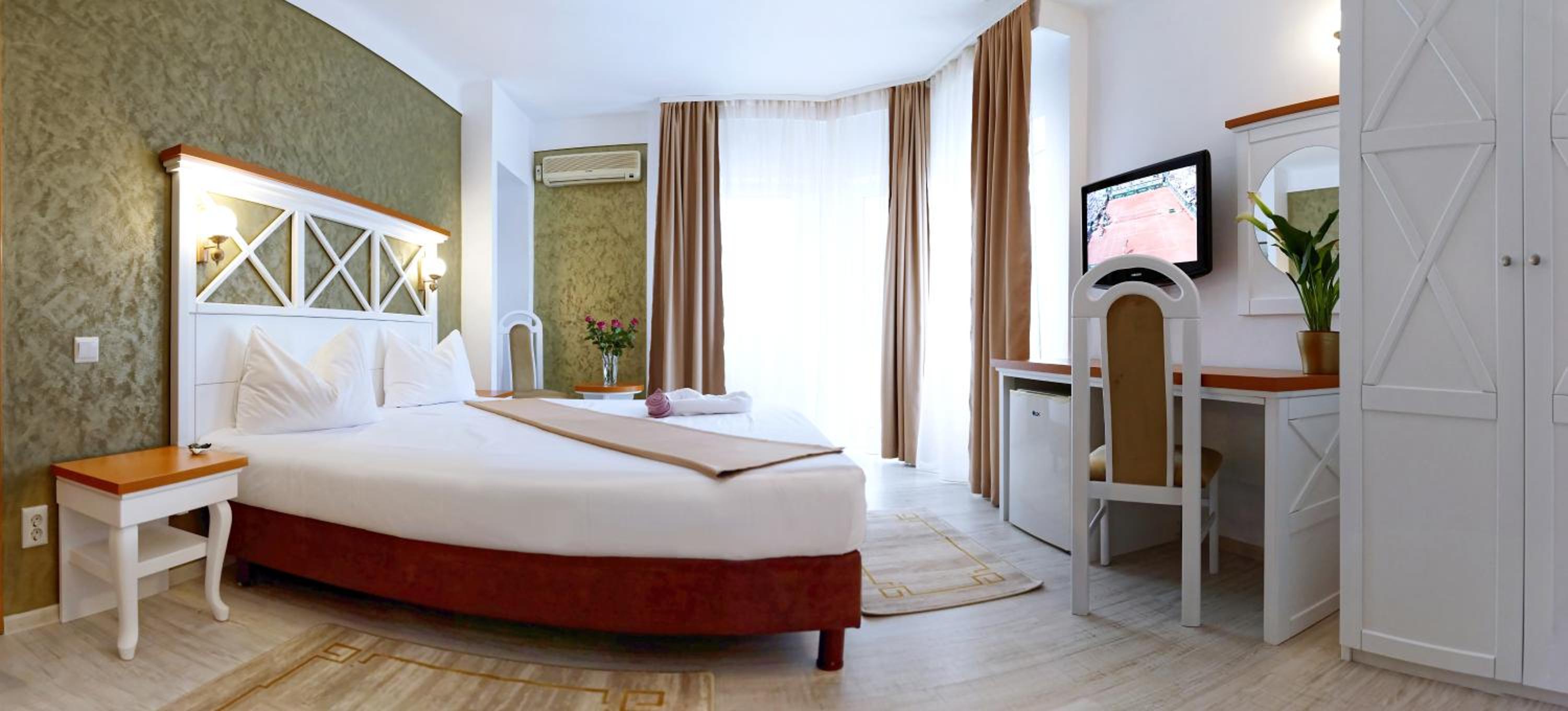 Double Room with large double bed and Sea View - Photo 18