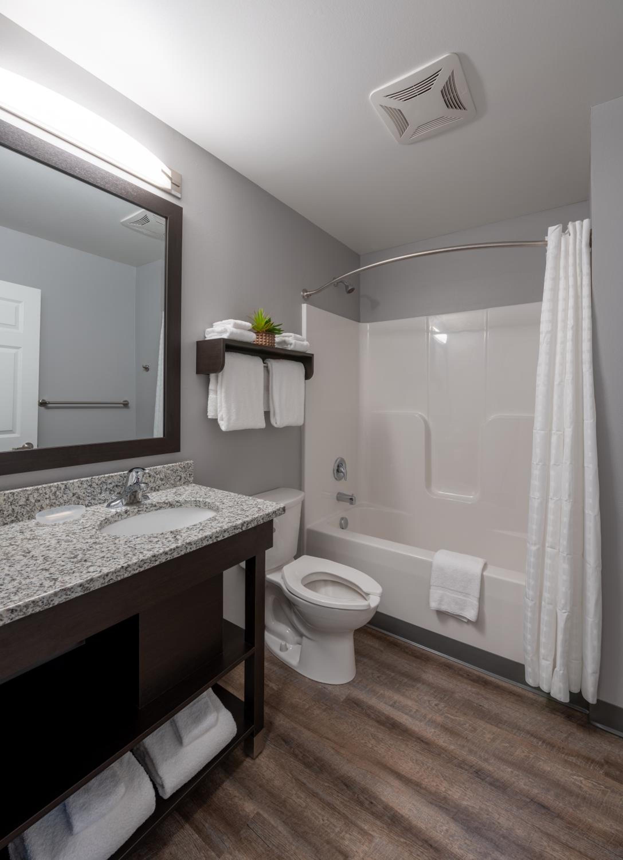 King Suite - Photo 11