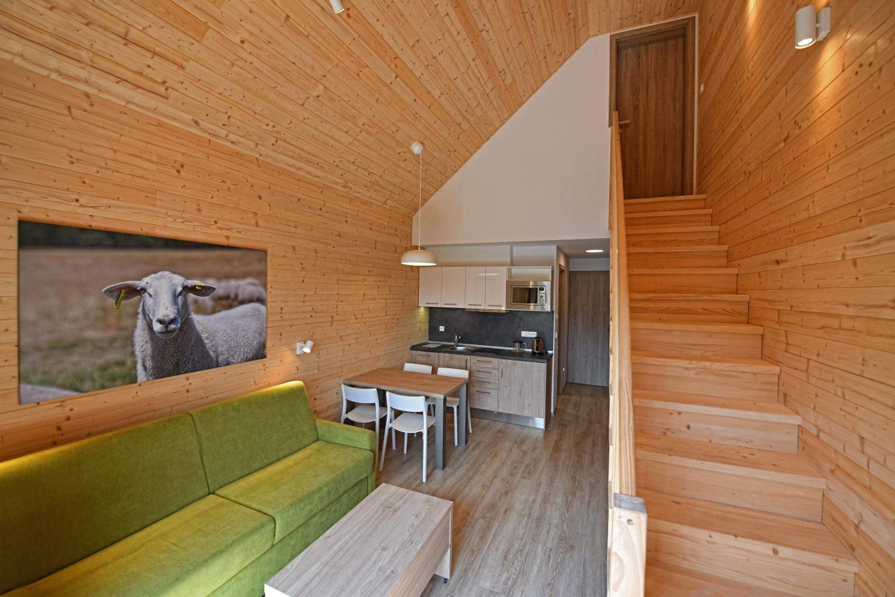 Maisonette photo 1