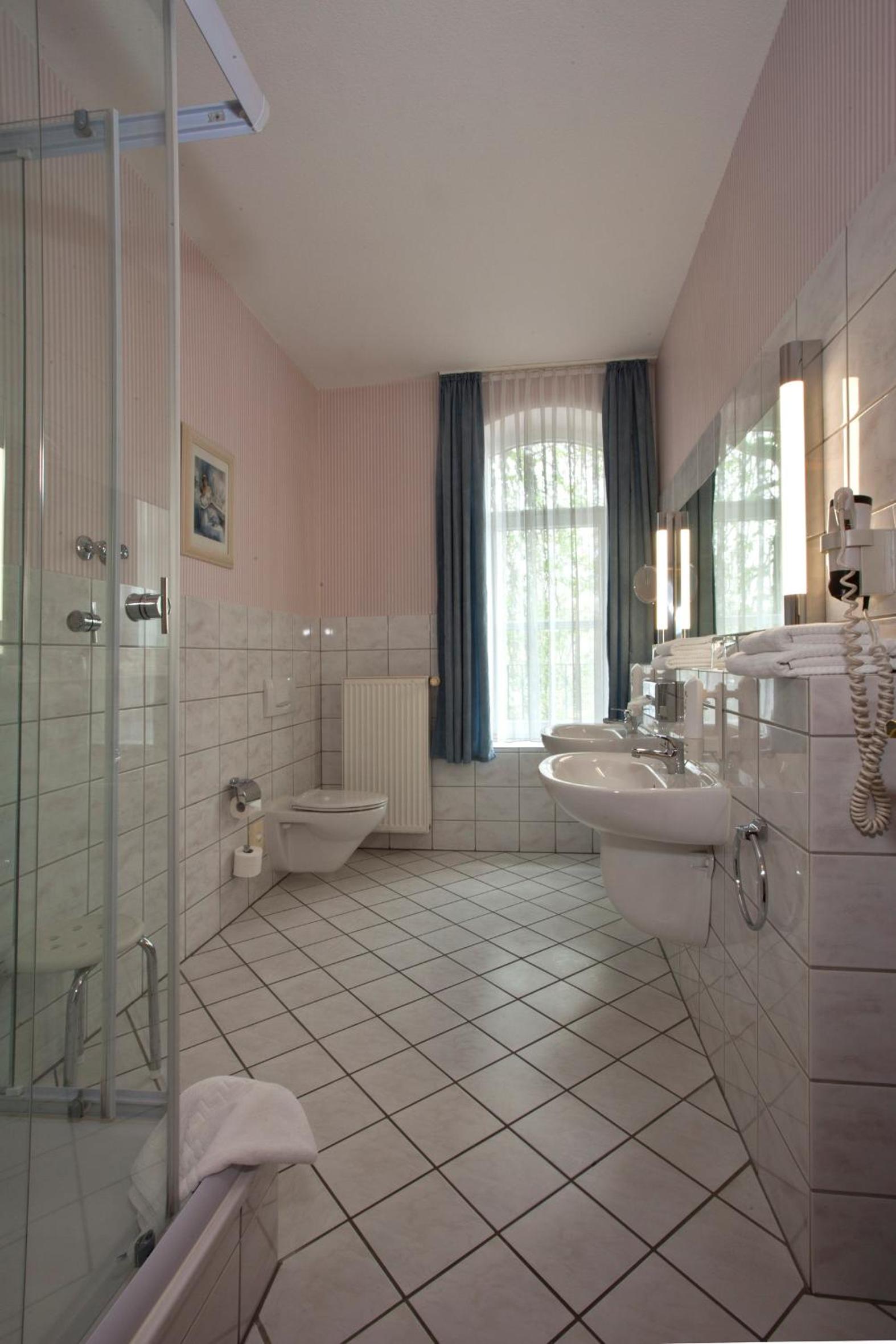 Double or Twin Room photo 2