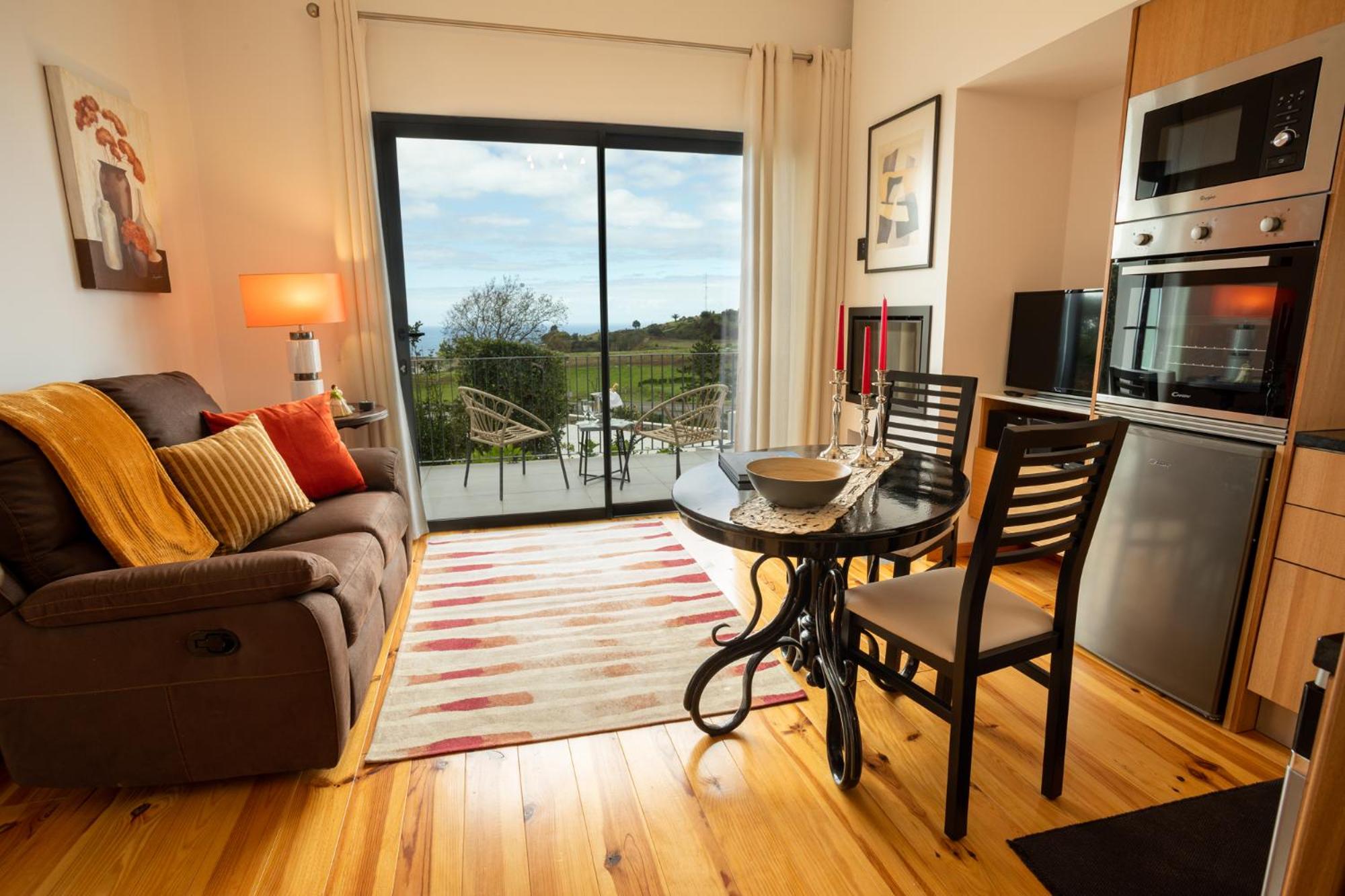 One-Bedroom House - Granel photo 1