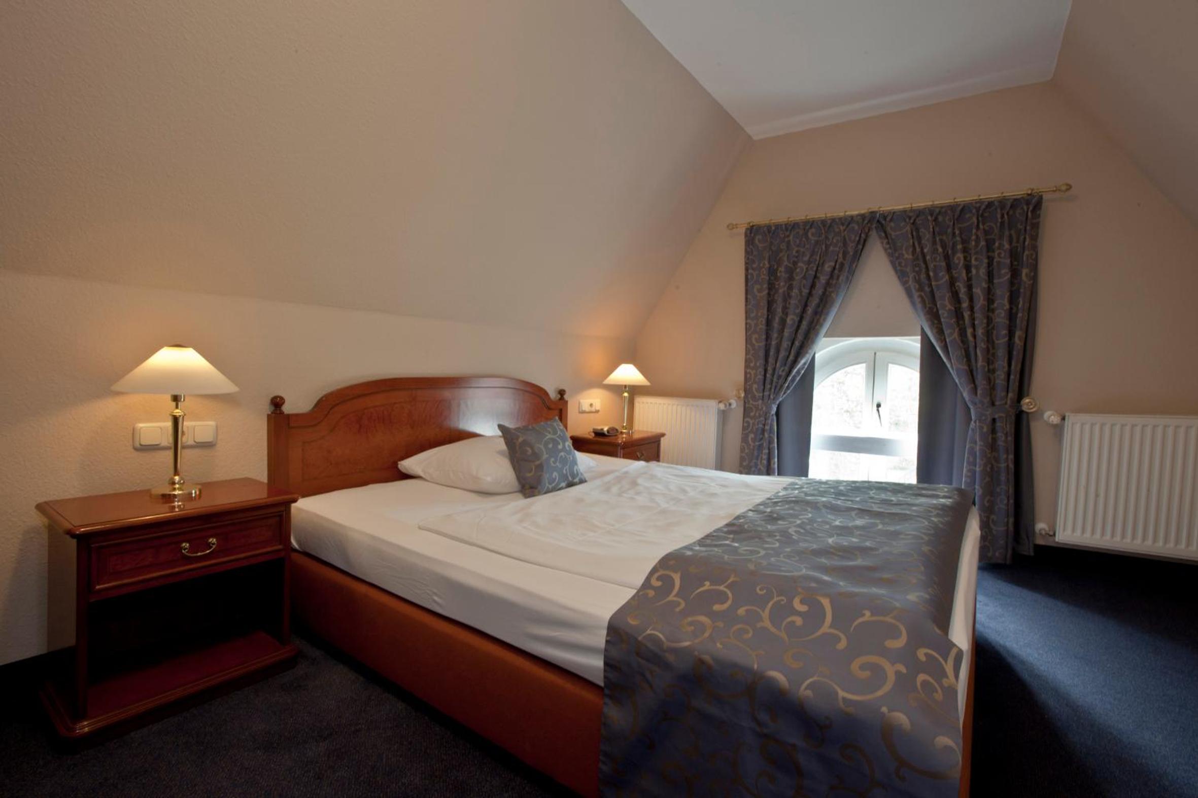 Economy Double Room with stair access photo 3