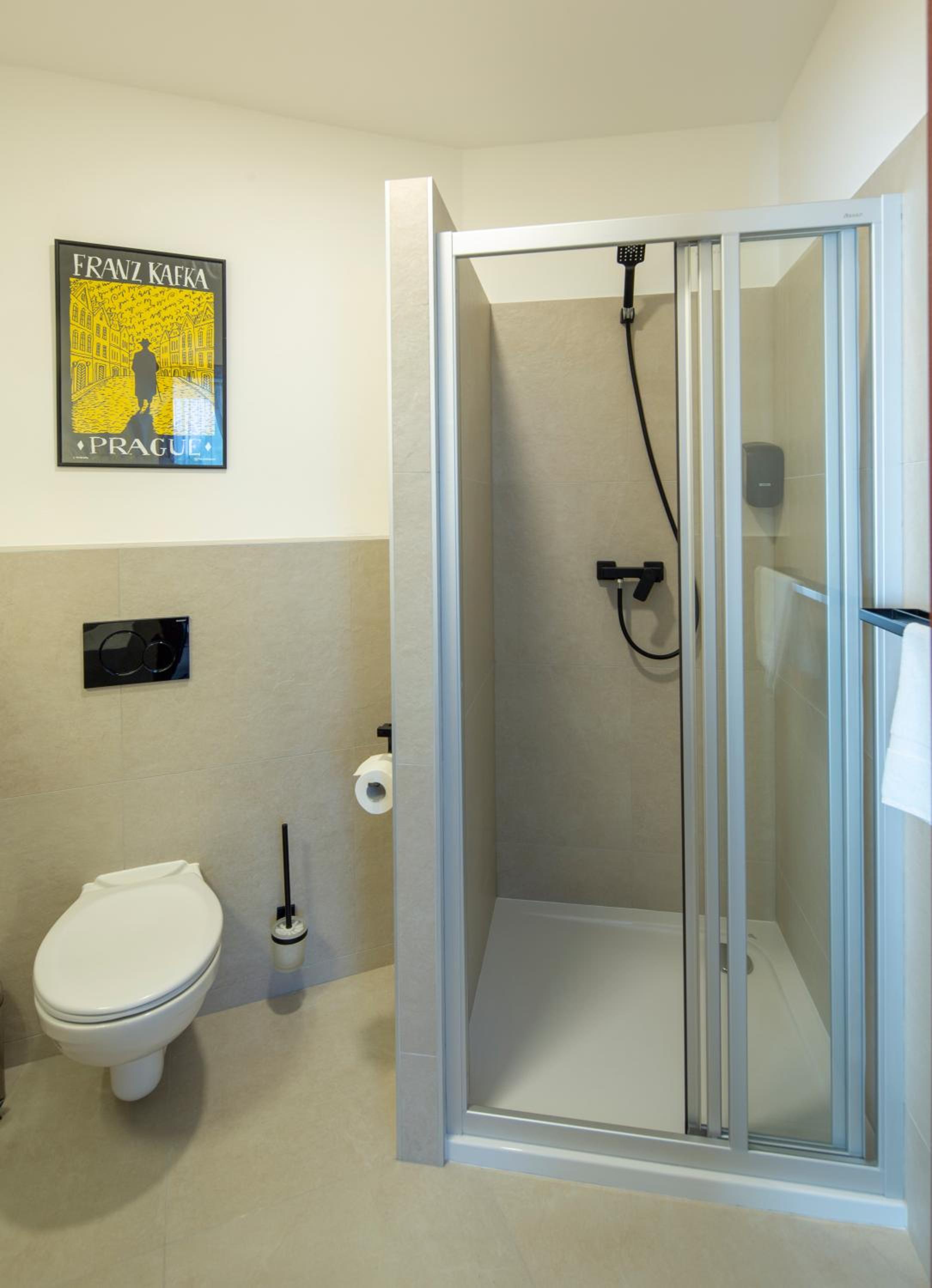 Triple Room with Private Bathroom - Photo 9