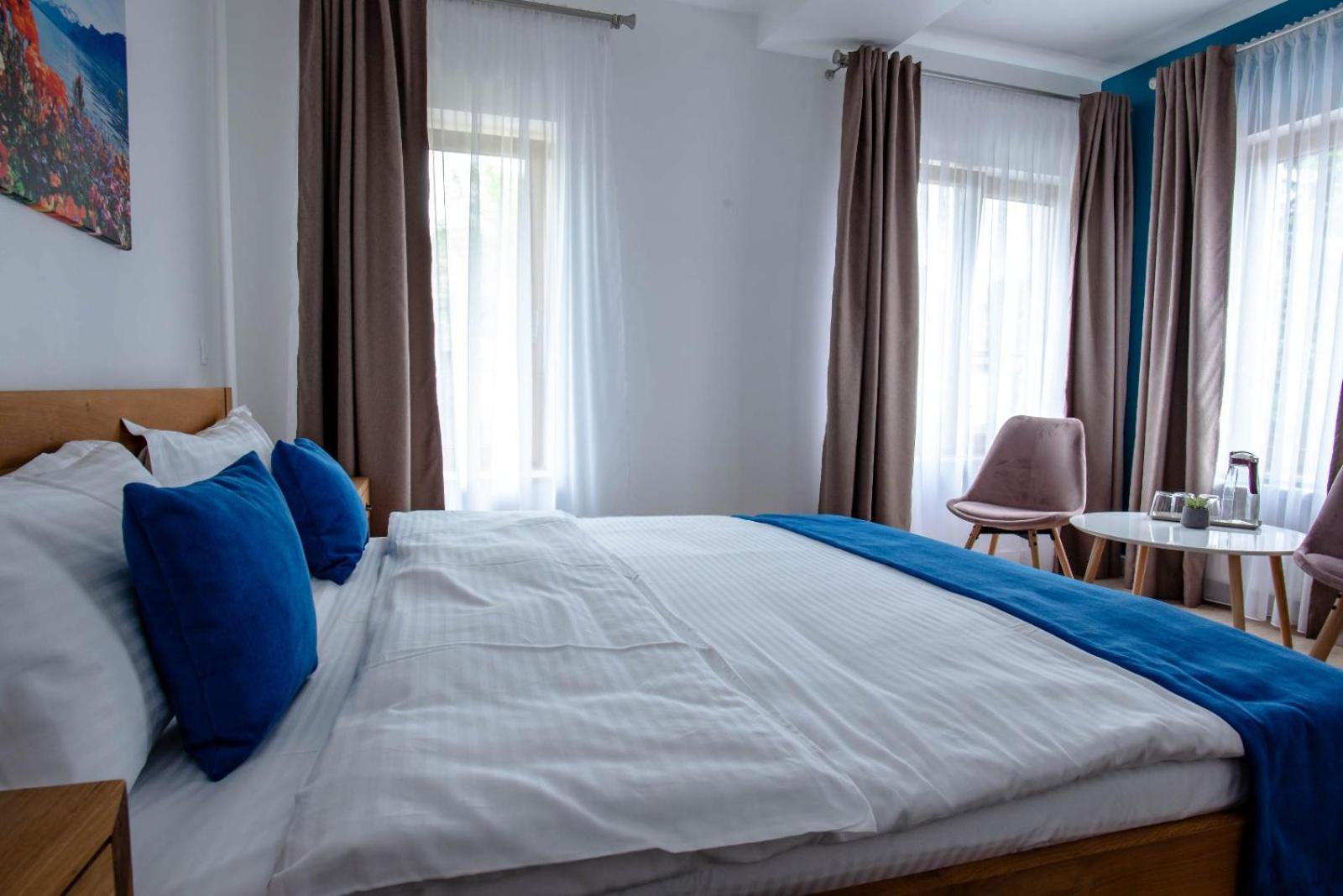 Deluxe Triple Room - Photo 18