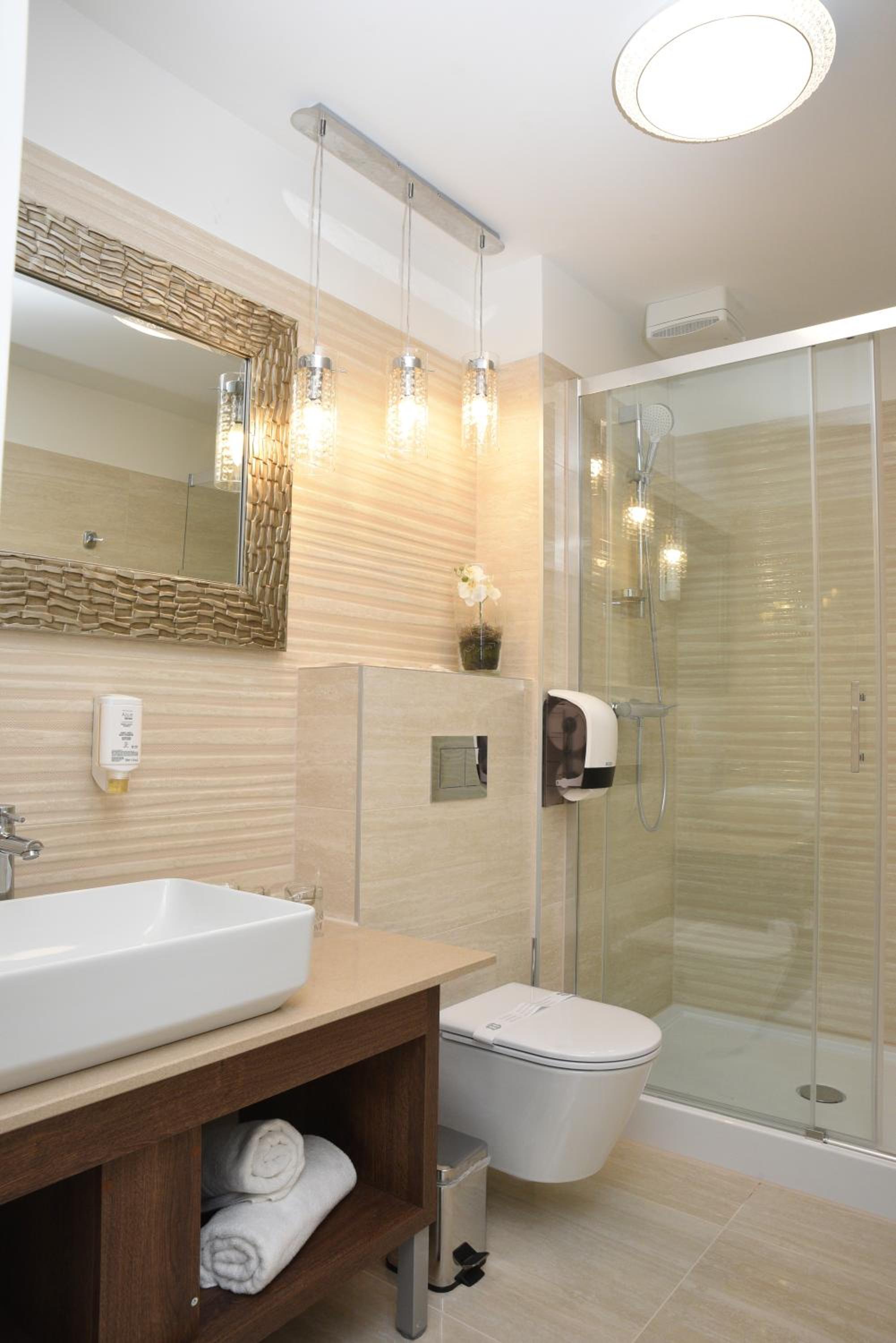 Deluxe Double Room with Sea View - Photo 10