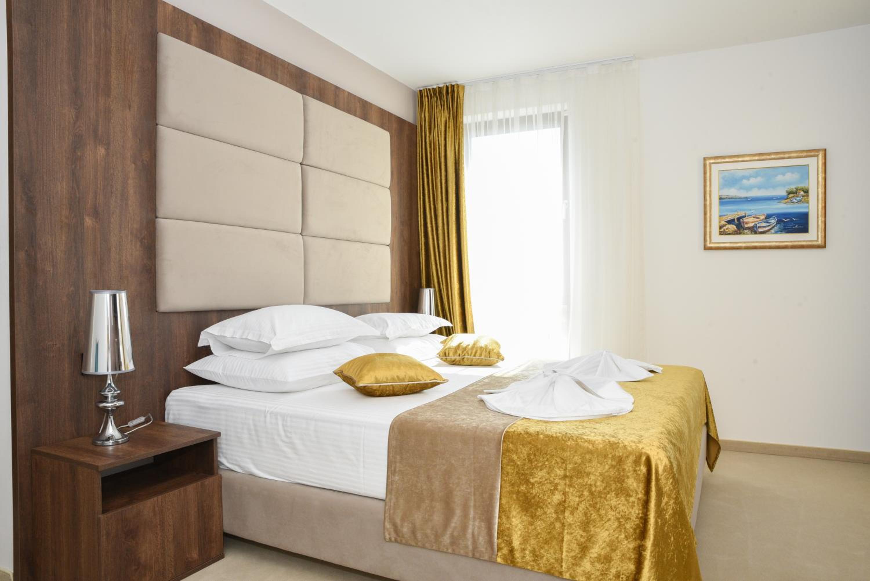 Deluxe Double Room with Sea View - Photo 15