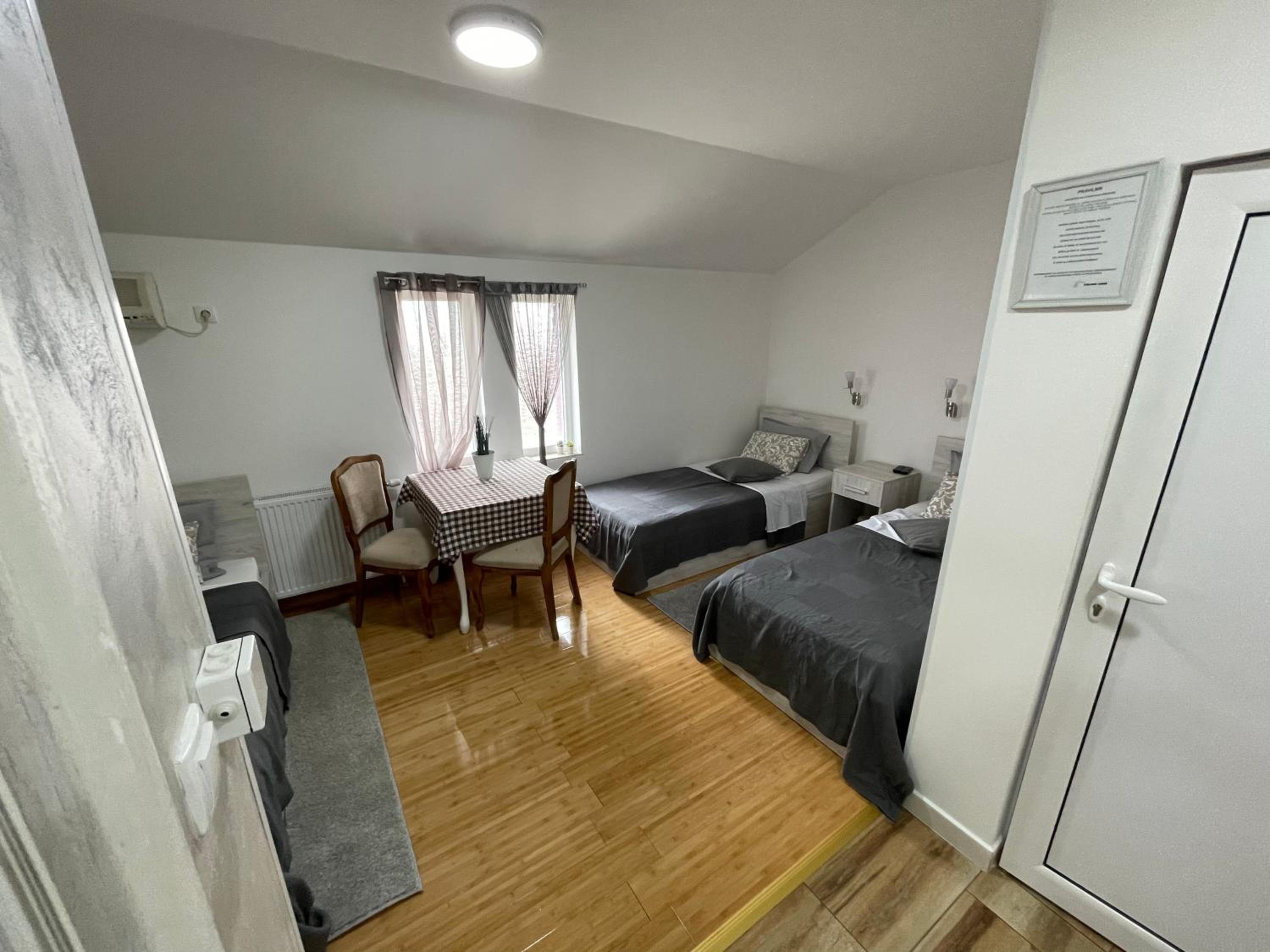 Deluxe Triple Room - Photo 4