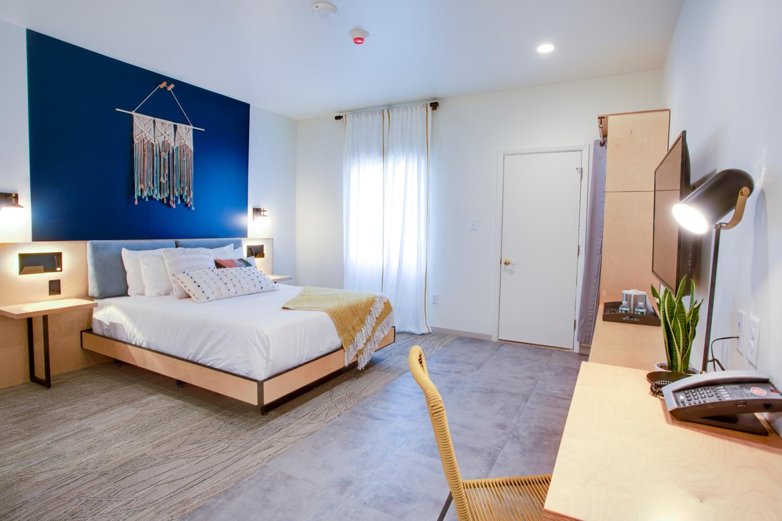 Deluxe King Room photo 2