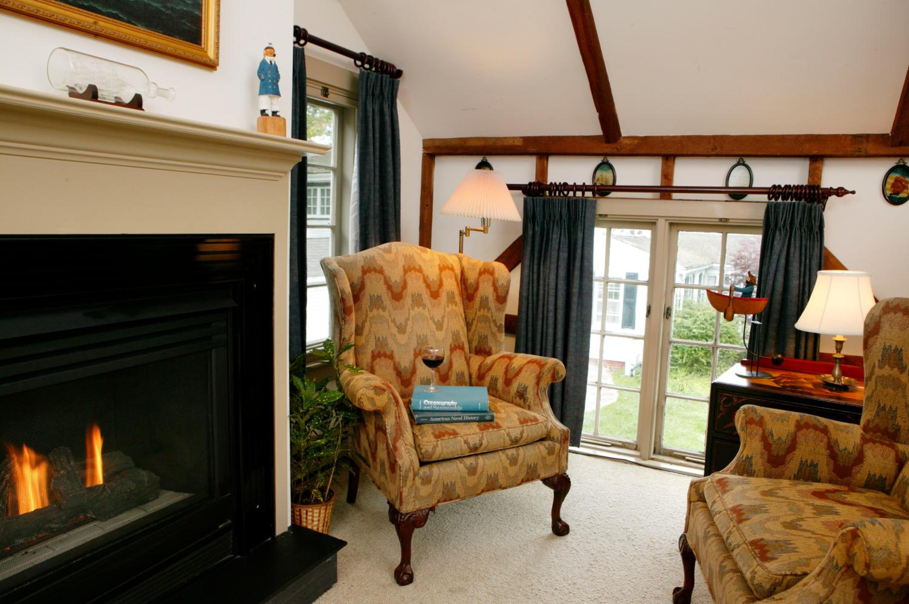 Deluxe King Room with Fireplace - Carriage (Wild Pigeon) photo 2