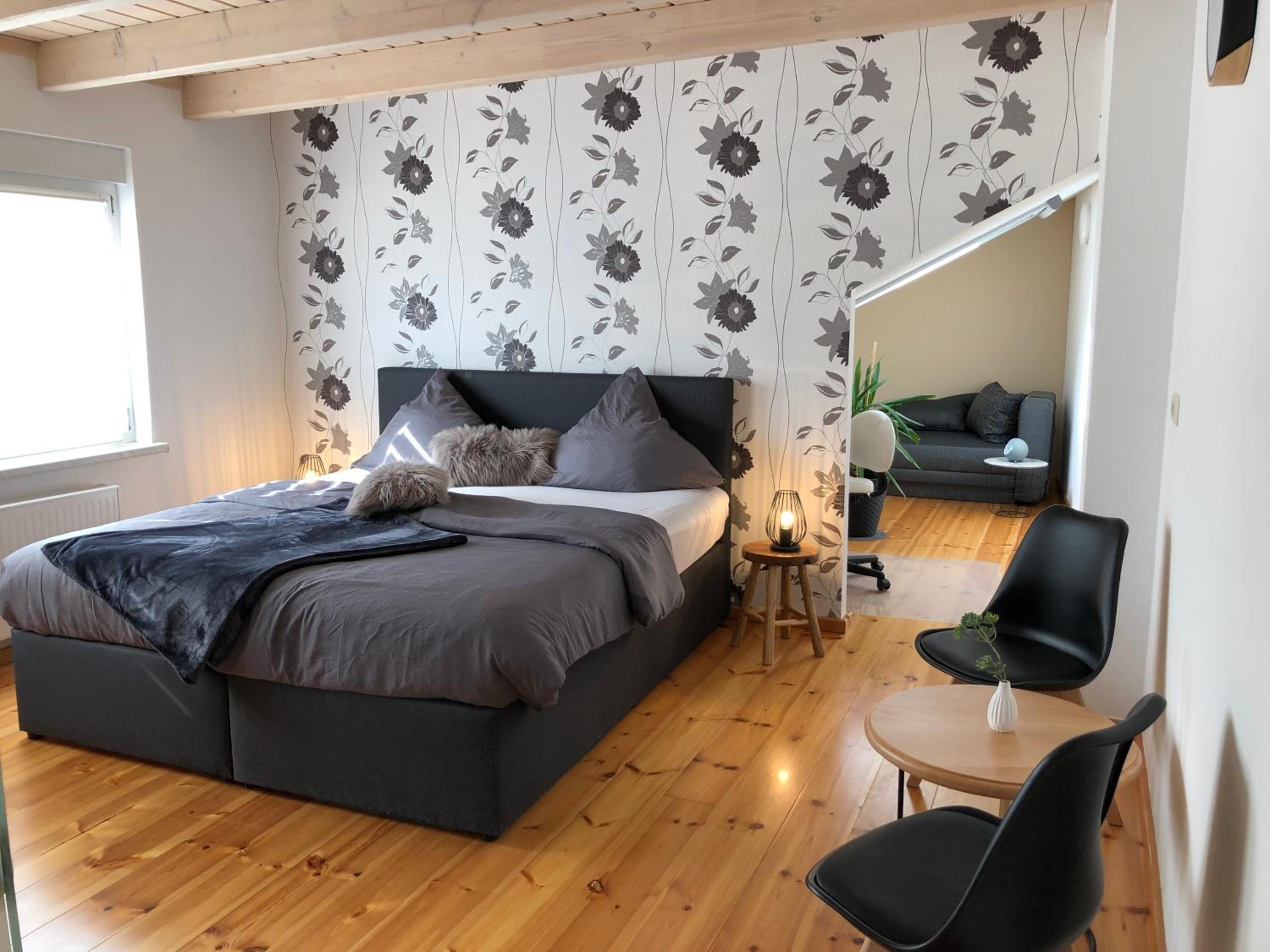 Three-Bedroom Apartment photo 2