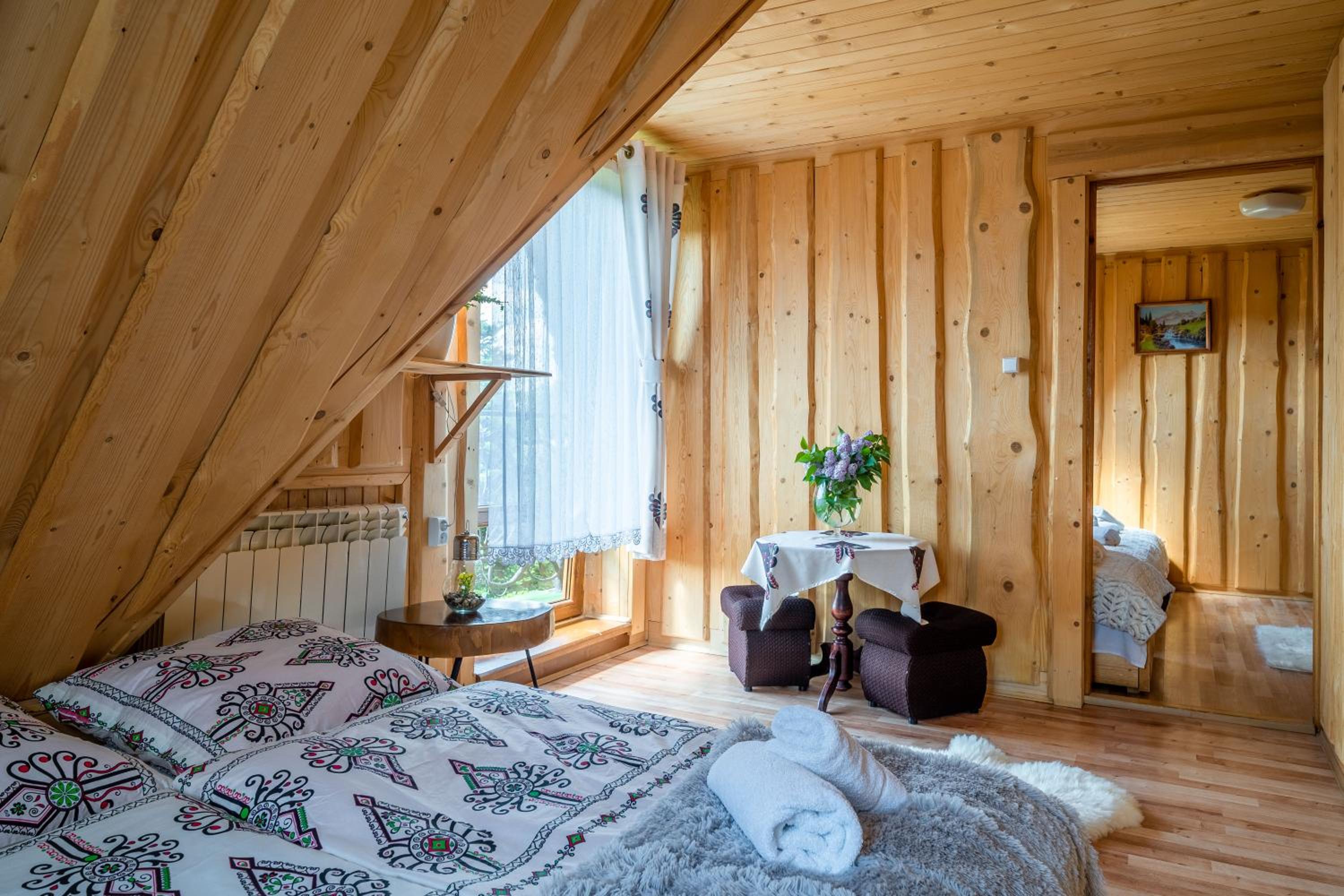 Five-Bedroom House photo 1