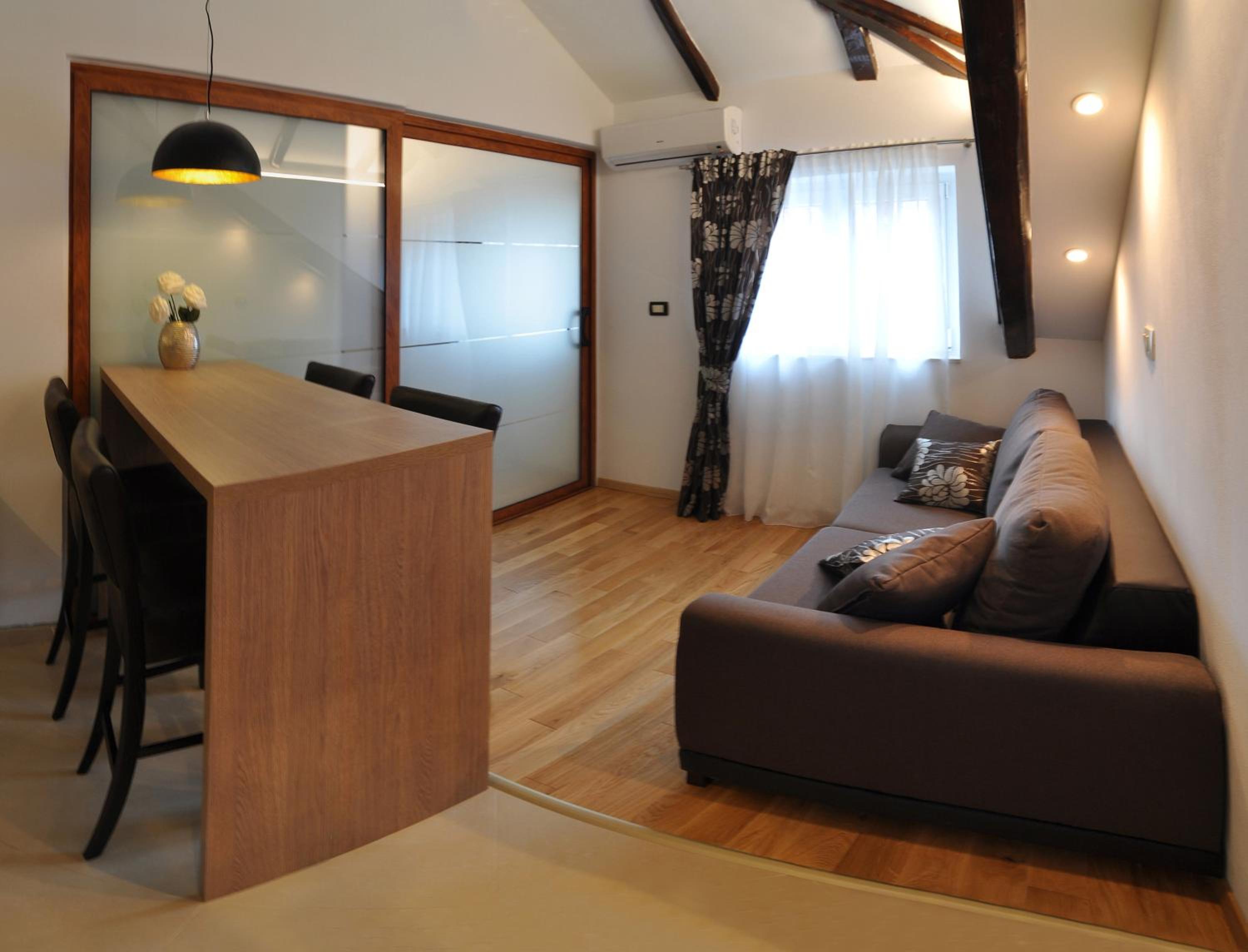 One-Bedroom Apartment (4 Adults)