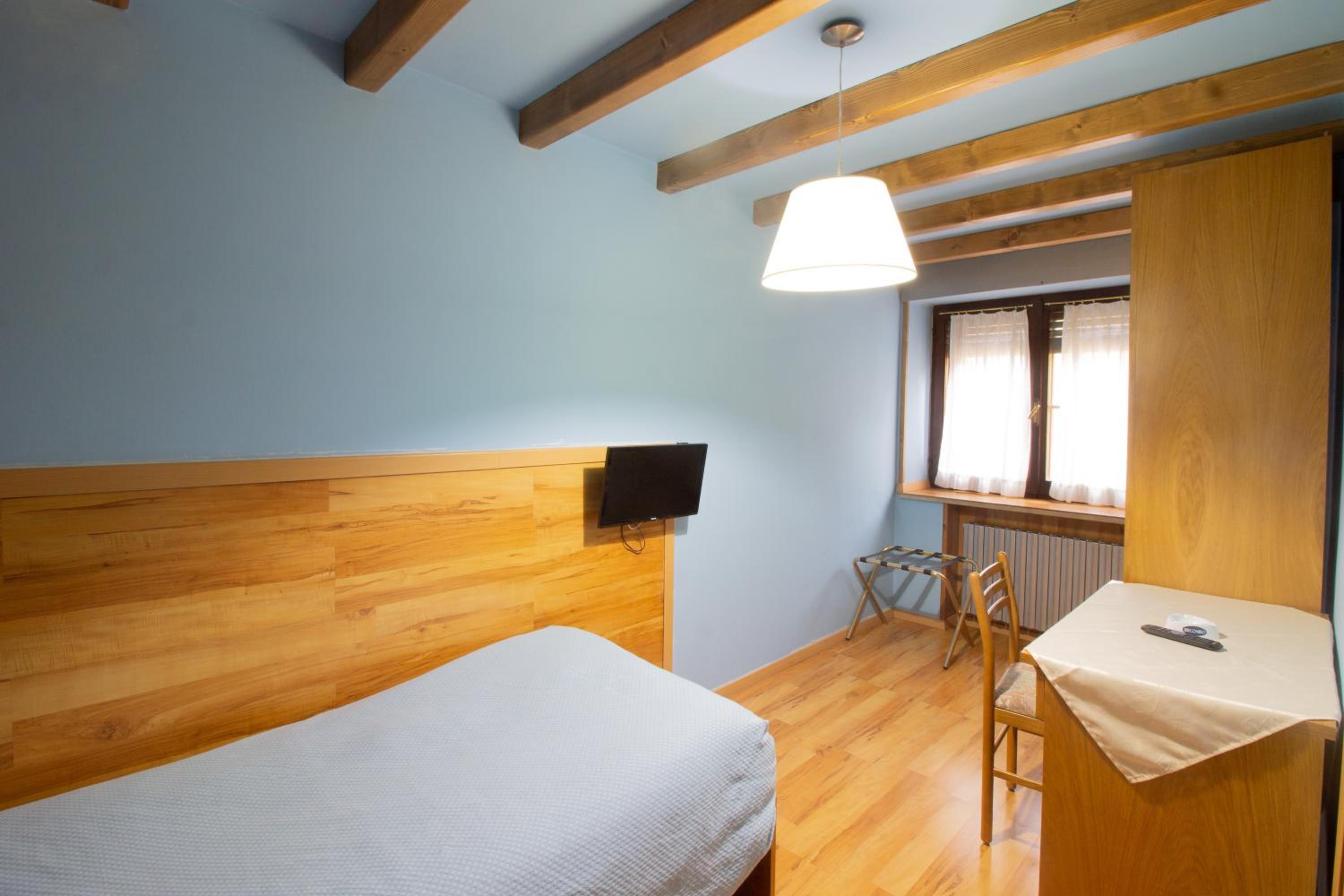 Single Room photo 2