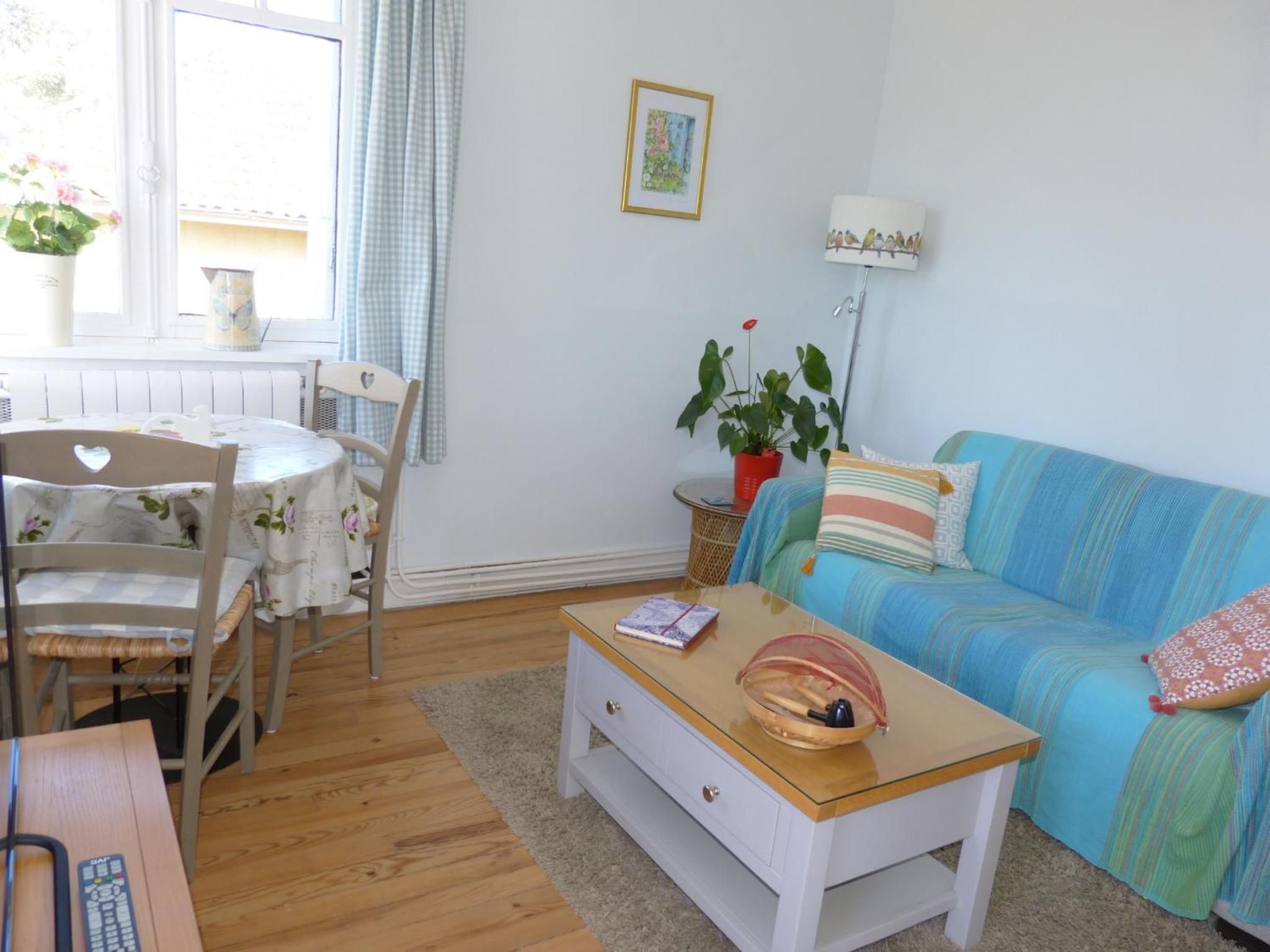 Apartment with Balcony photo 3