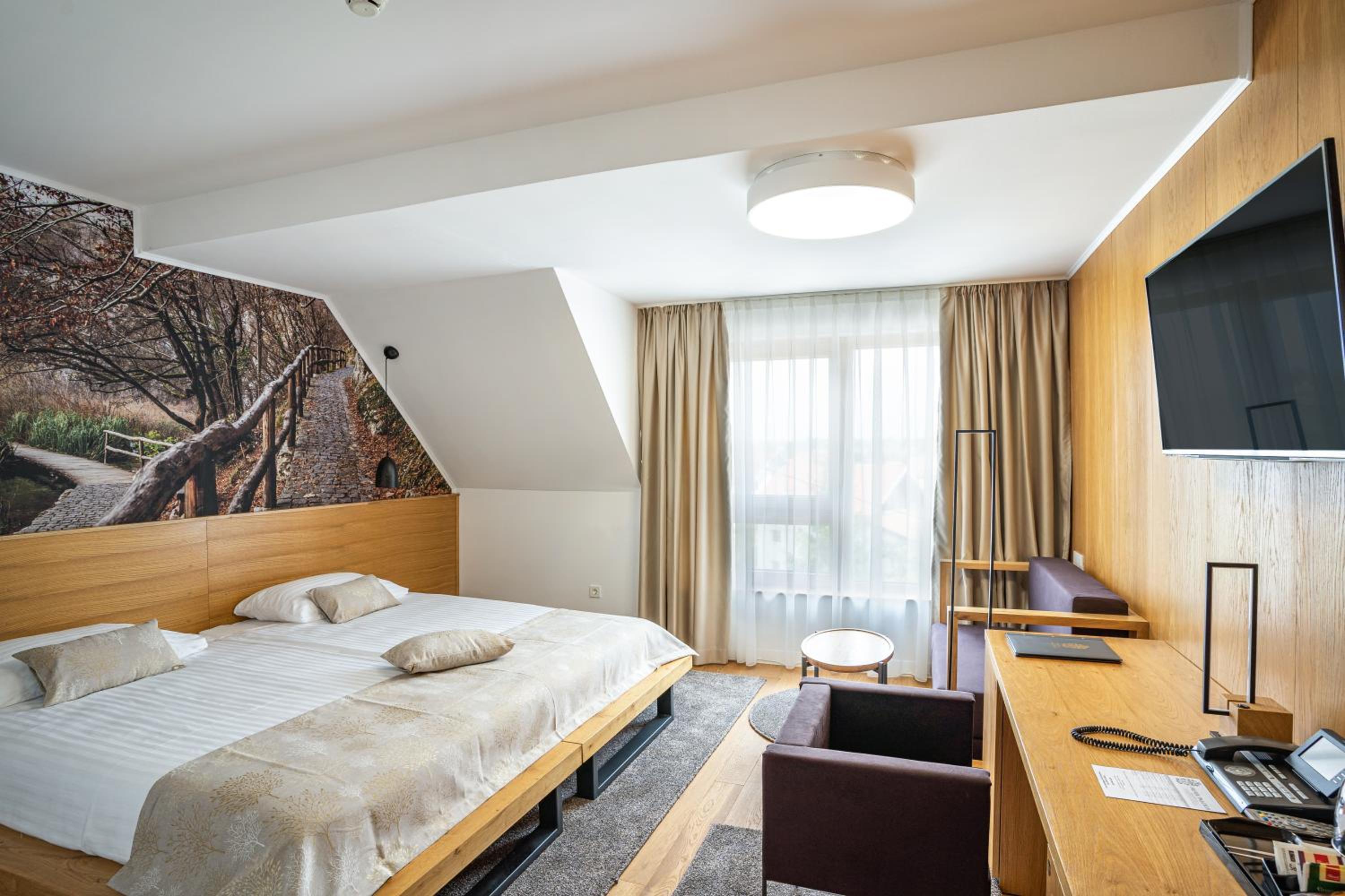 Double or Twin Room - Photo 3