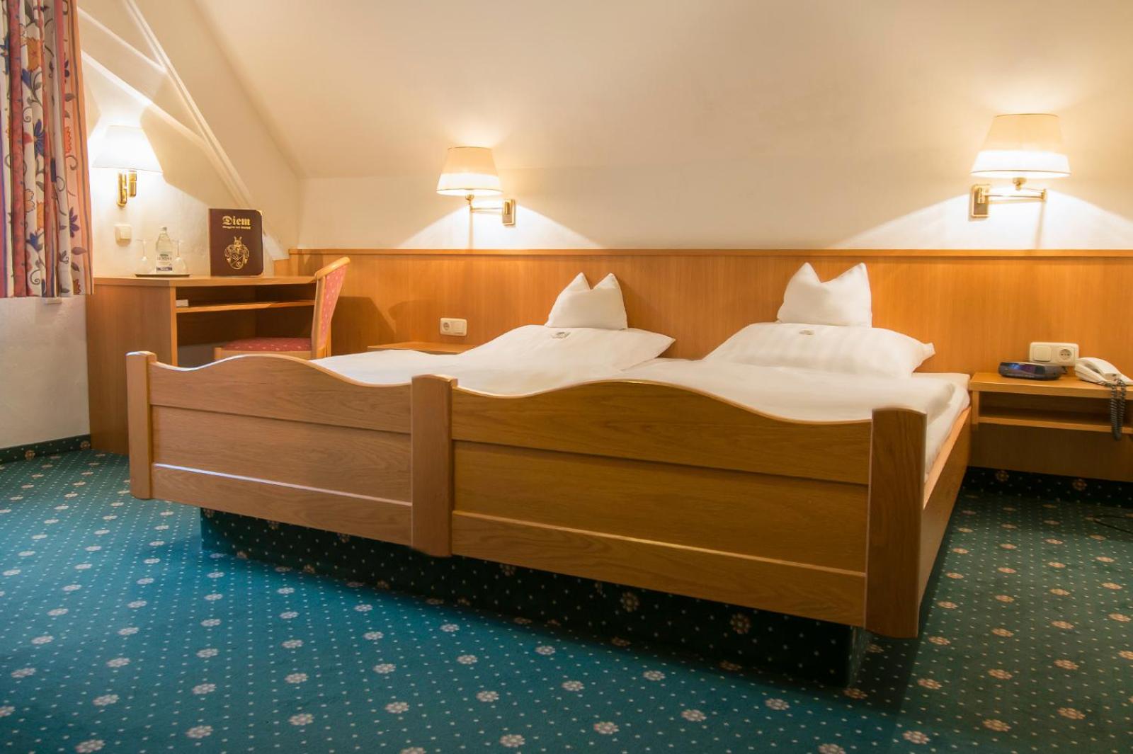 Double Room - Photo 12