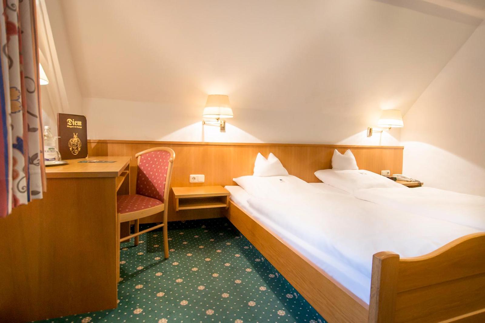 Double Room - Photo 6