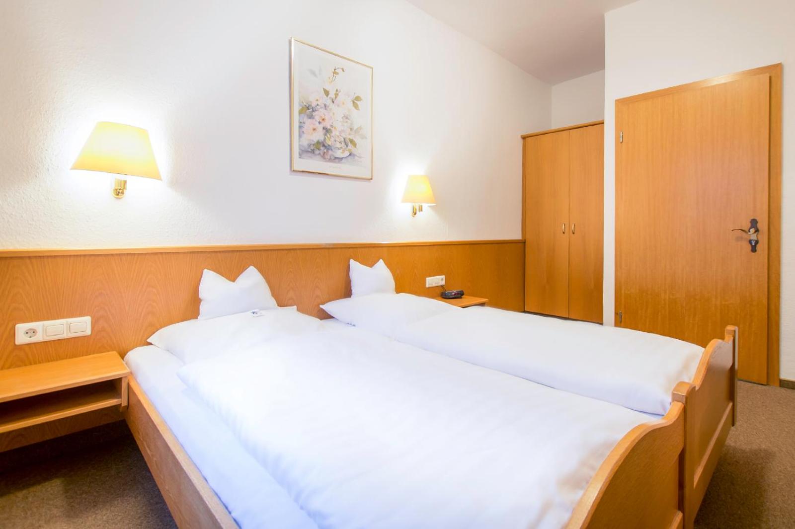 Double Room - Photo 5
