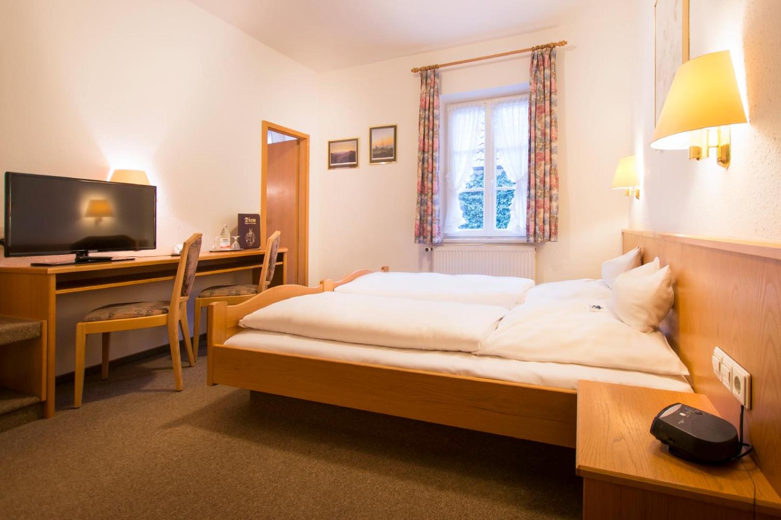 Double Room - Photo 4