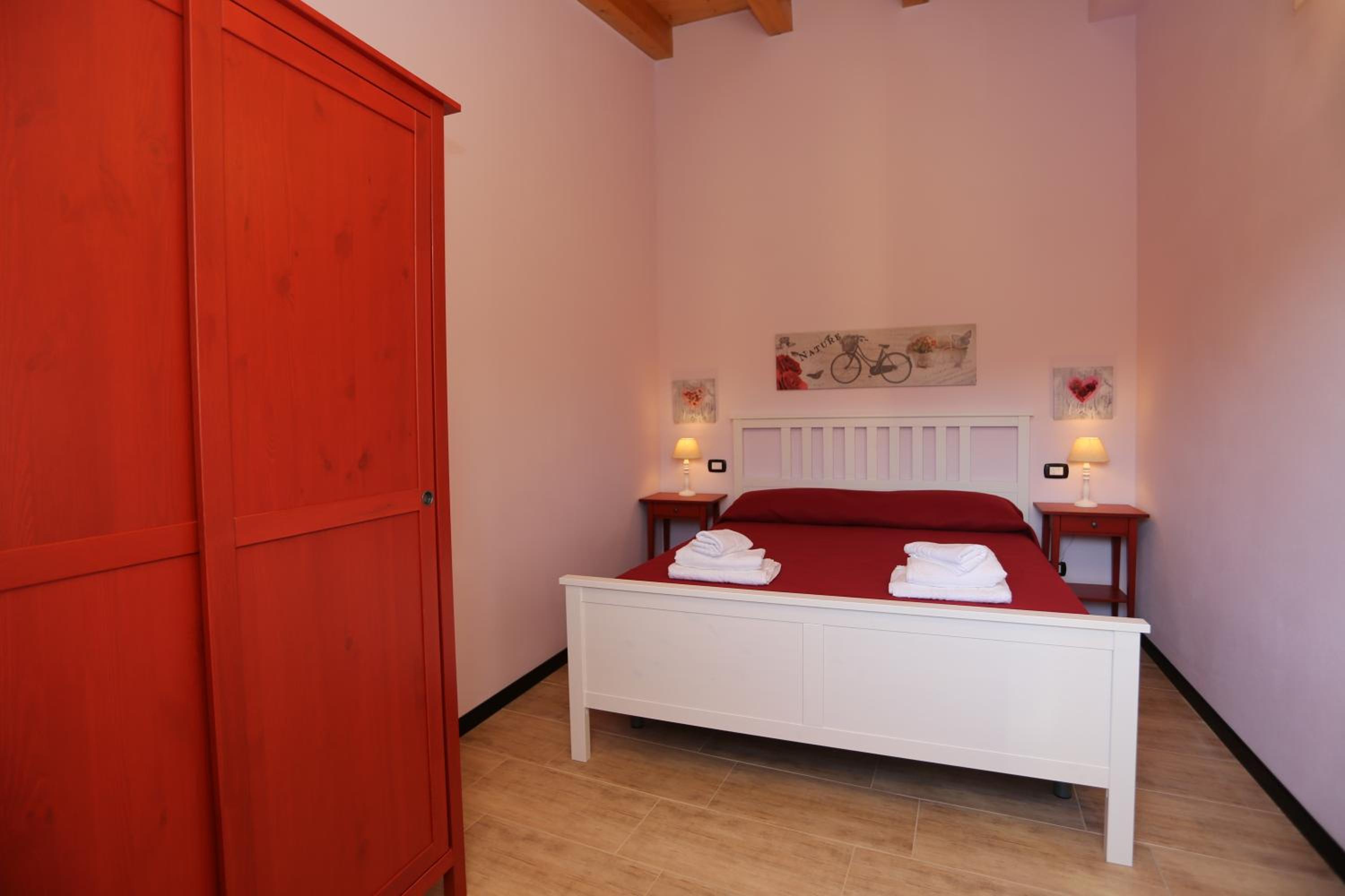 Deluxe Apartment with Terrace and Mountain View photo 2