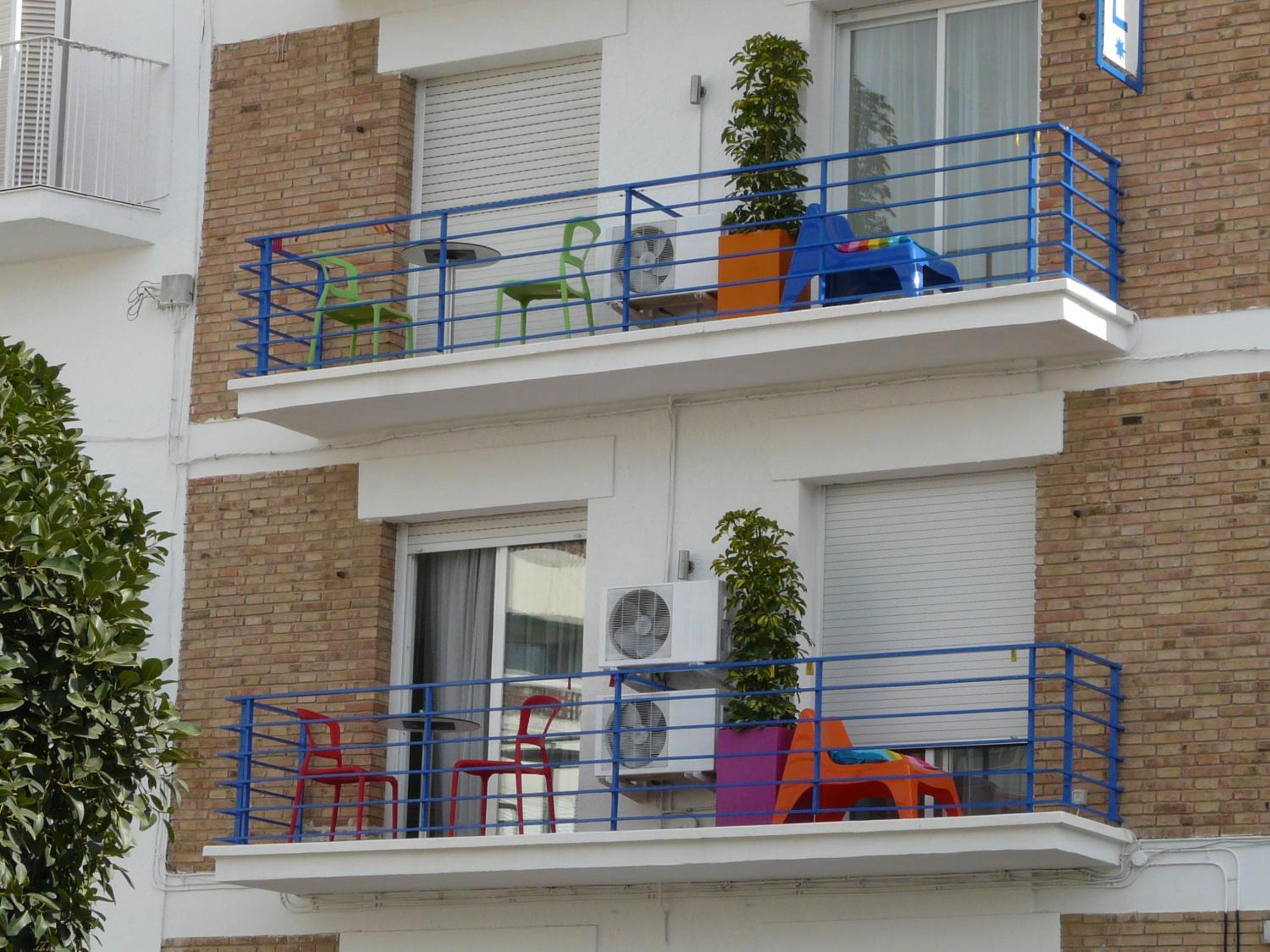 Double or Twin Room with Balcony - Photo 15